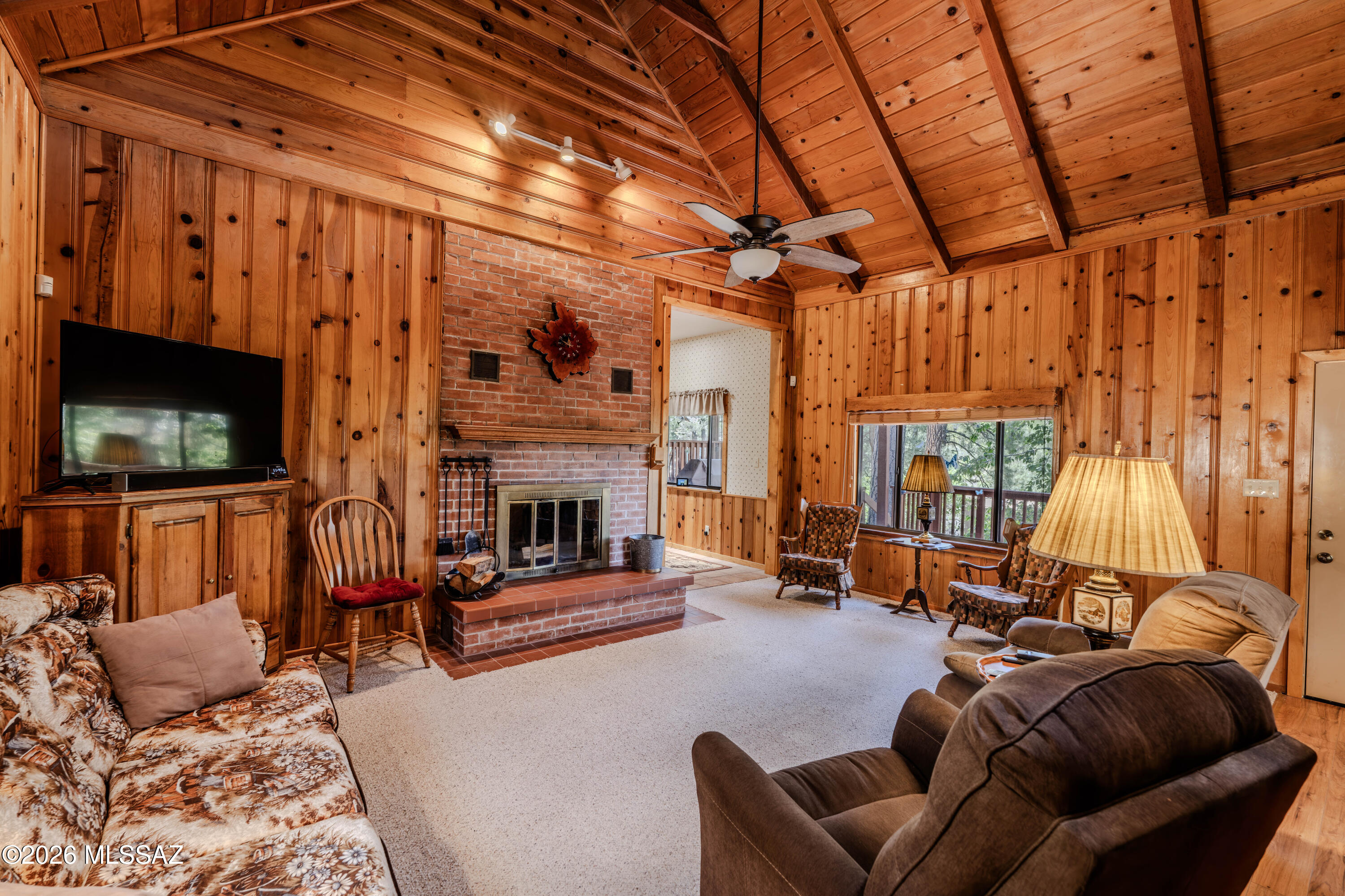 Loma Sabino Pines - Residential