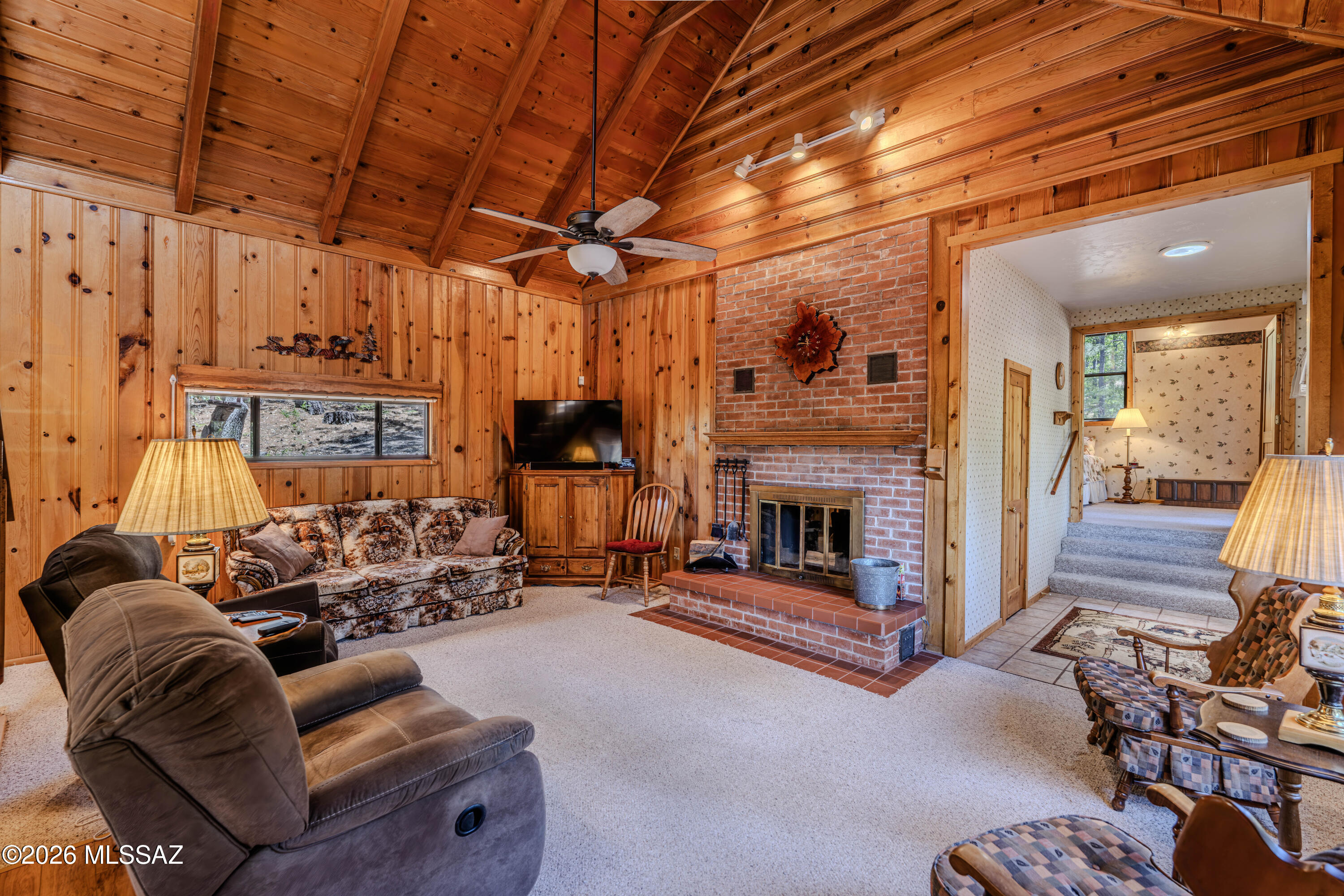 Loma Sabino Pines - Residential