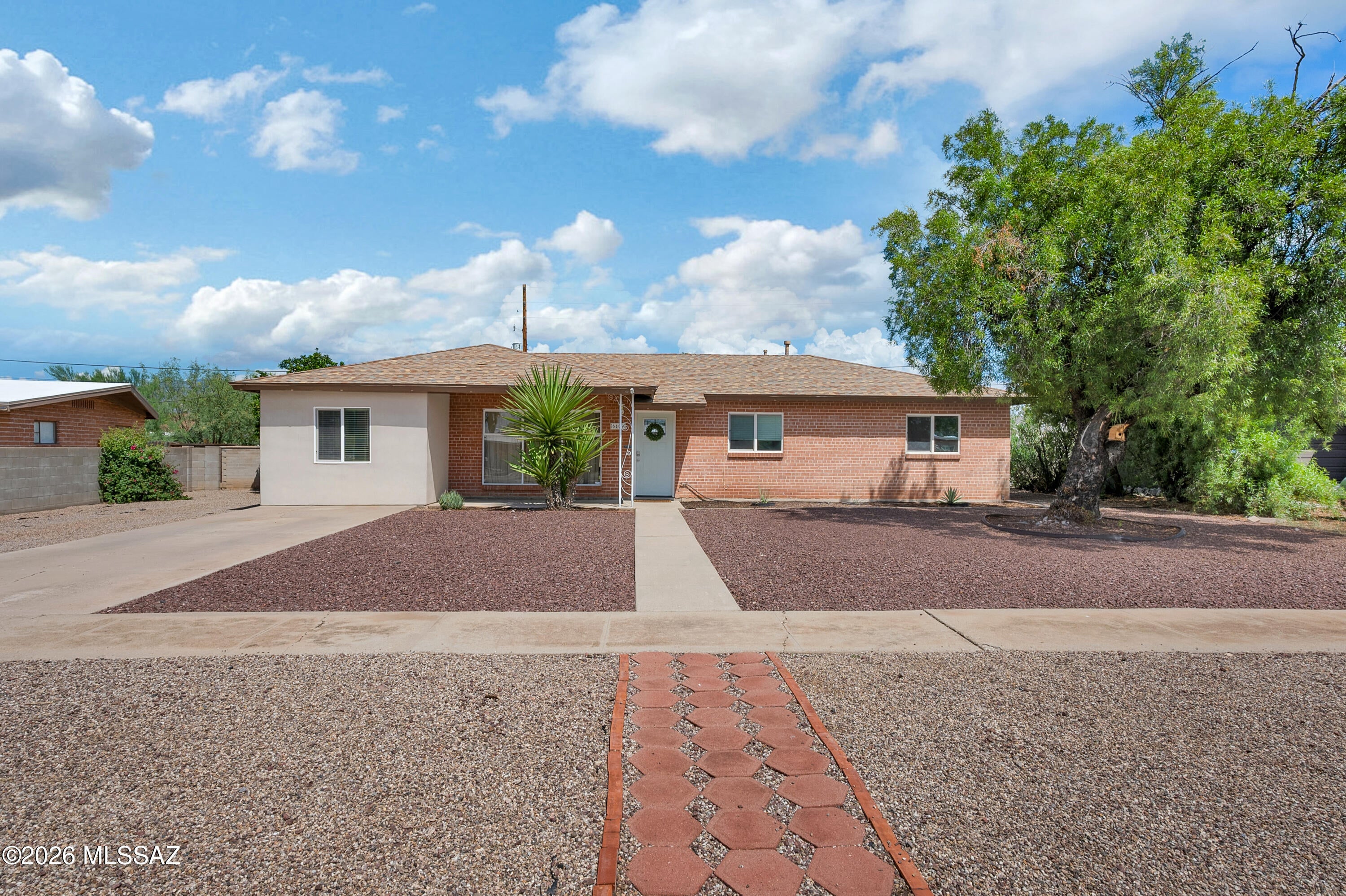Manana Vista - Residential
