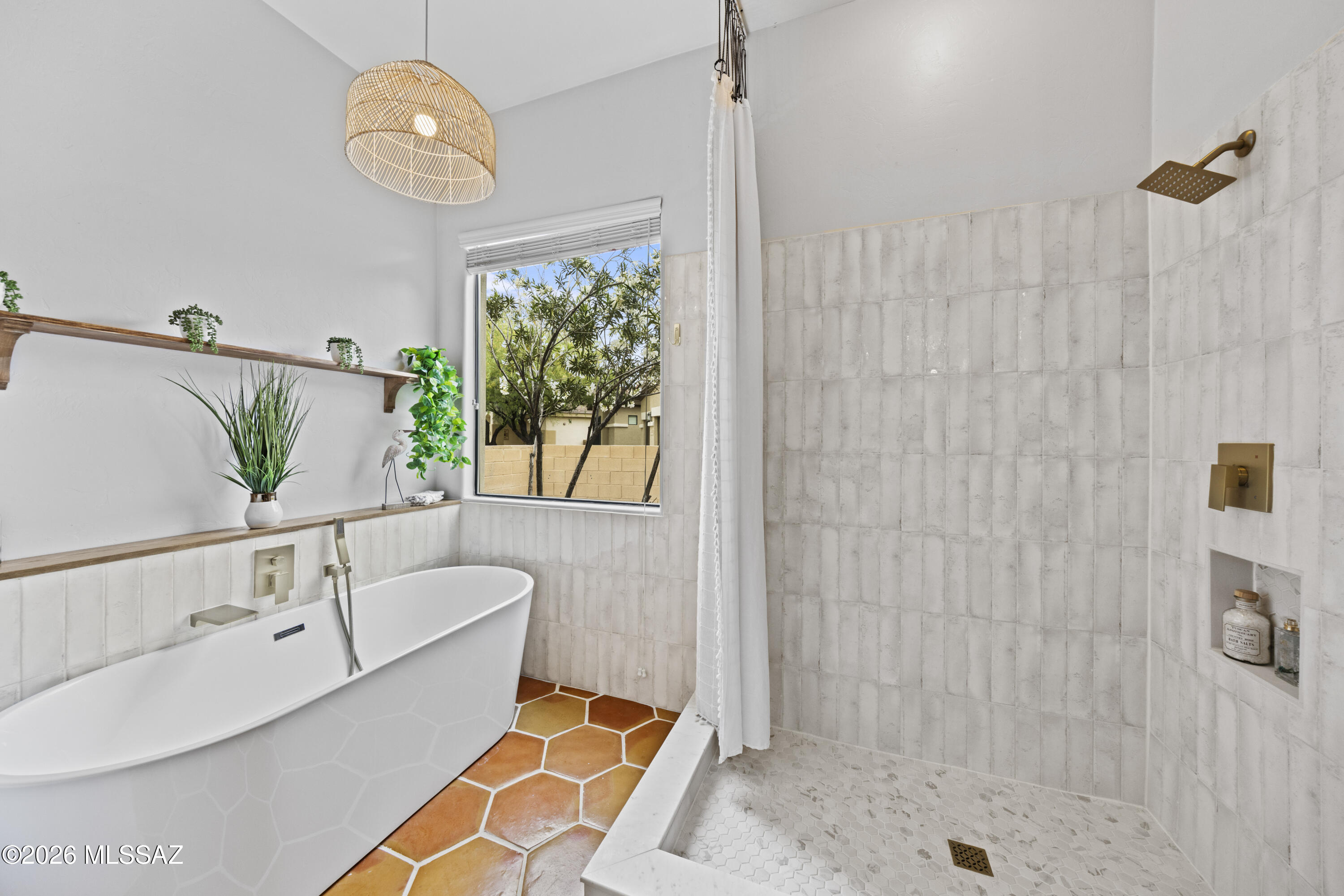 Mira Vista (1-60) - Residential