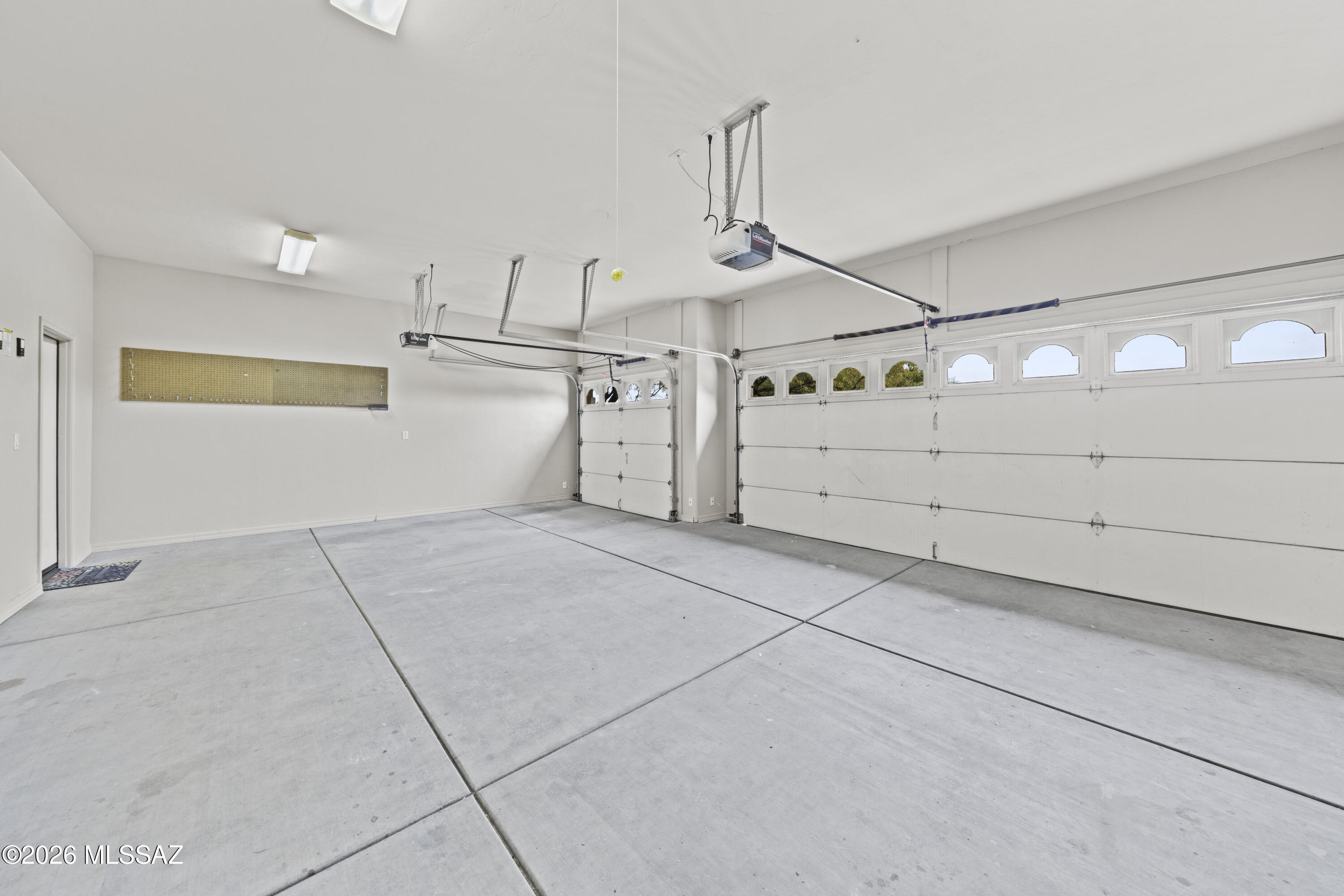 Mira Vista (1-60) - Residential