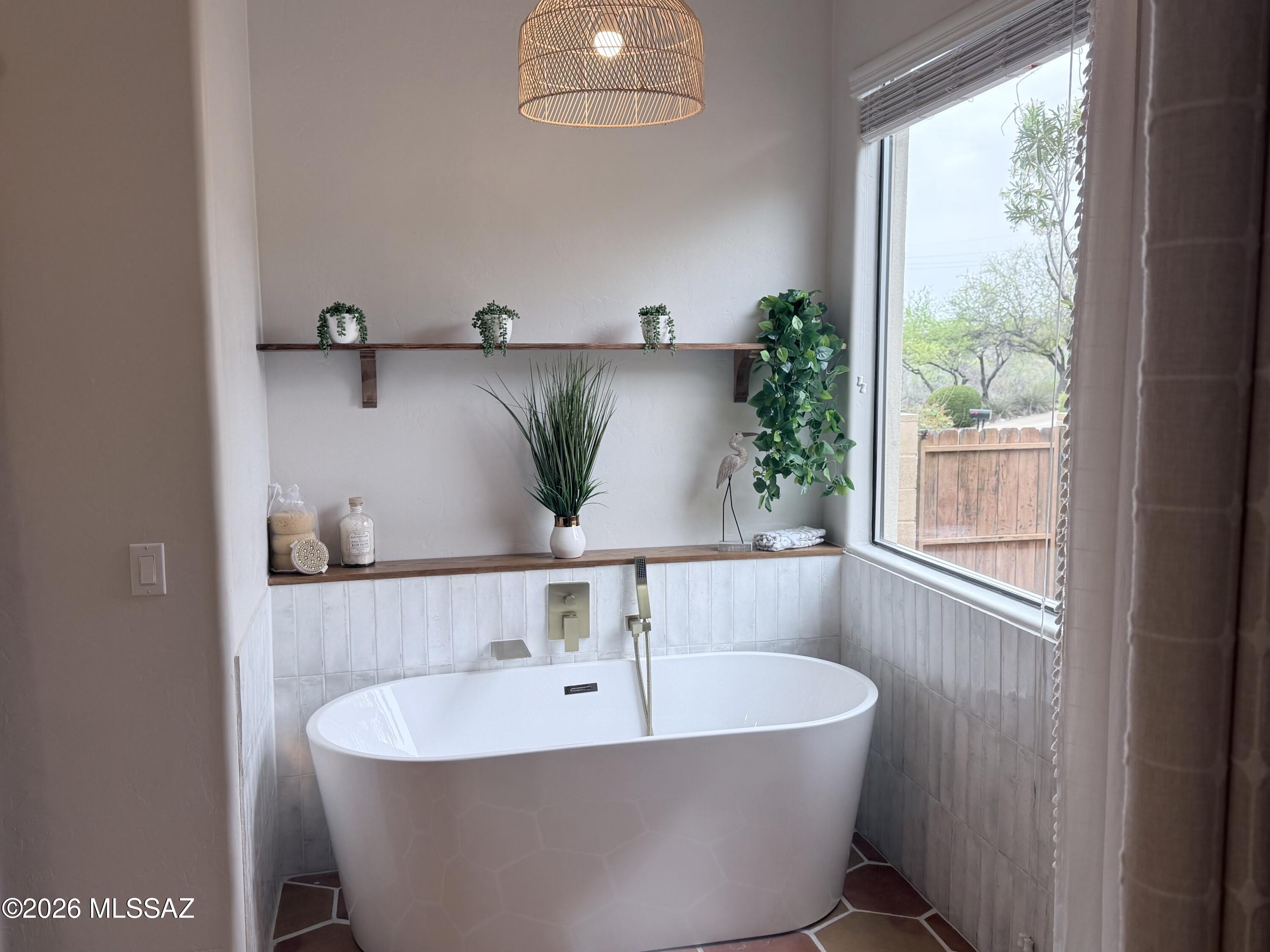 Mira Vista (1-60) - Residential