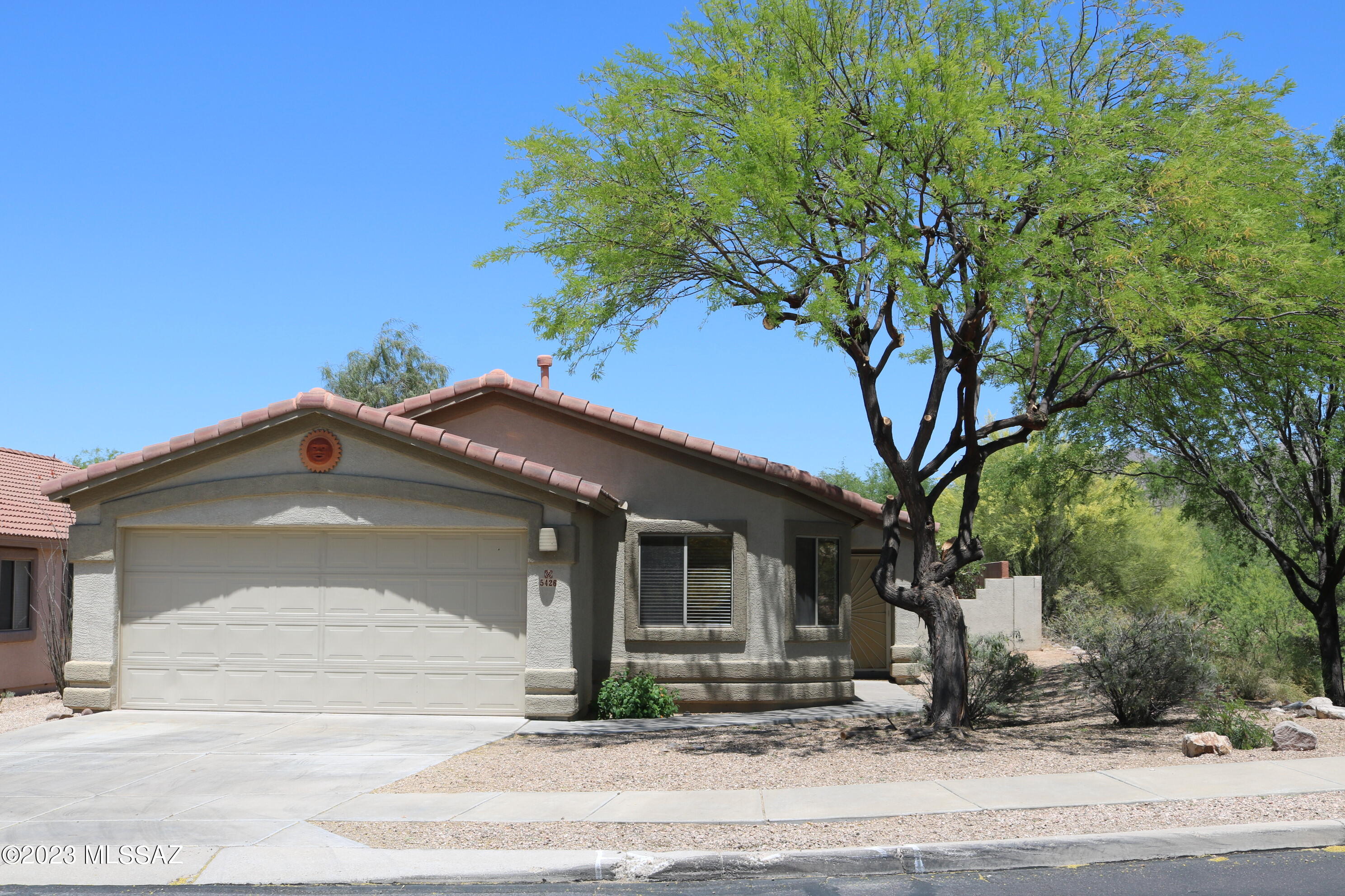 Lovely 3 bedroom, 2 bath plus a den, home in desirable Dove Mountain Community!  Across the street the community park and tennis courts.
Split bedroom floor plan, great room style kitchen, living room.
Conveniently located within minutes to 
Tortolita Preserve trailhead, paved biking paths, 3 golf courses, restaurants.