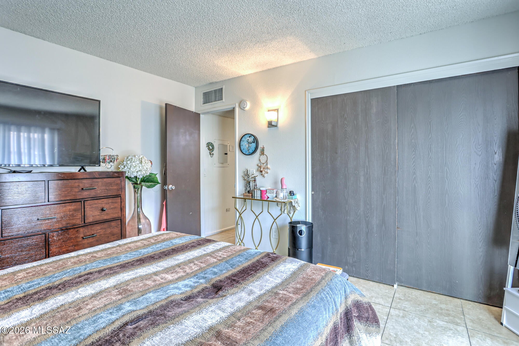 Waters Edge Condos. - Residential