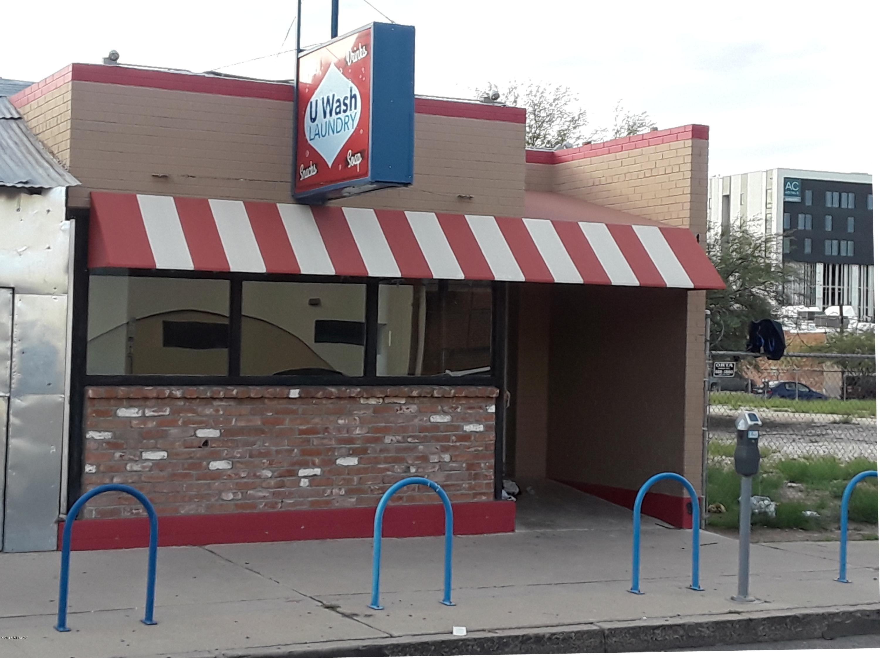Downtown location for only Storefront retail or office, great art gallery location, loads of possibilities! Bus and streetcar stops nearby.
