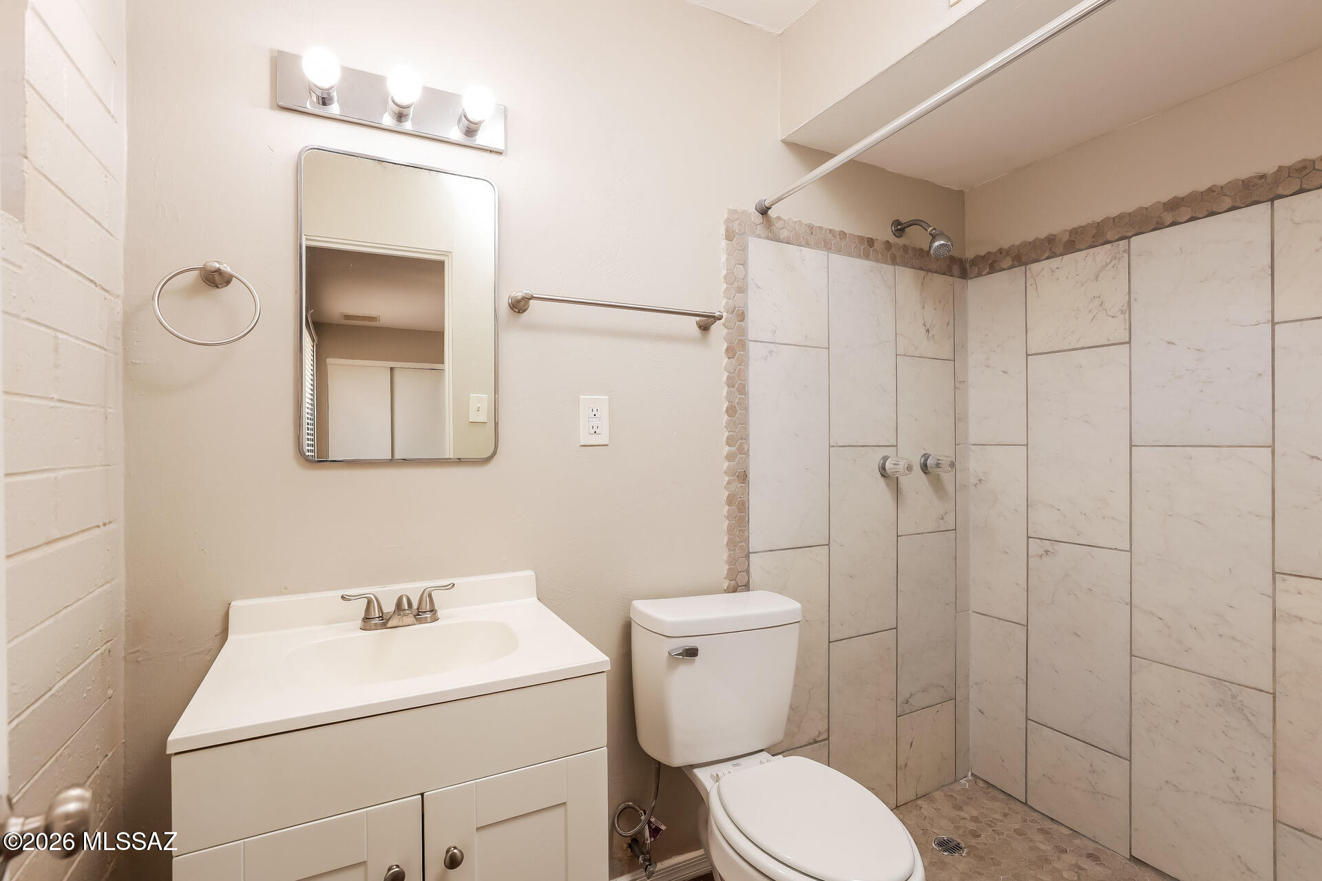 Vista Del Prado (1-274) - Residential Lease
