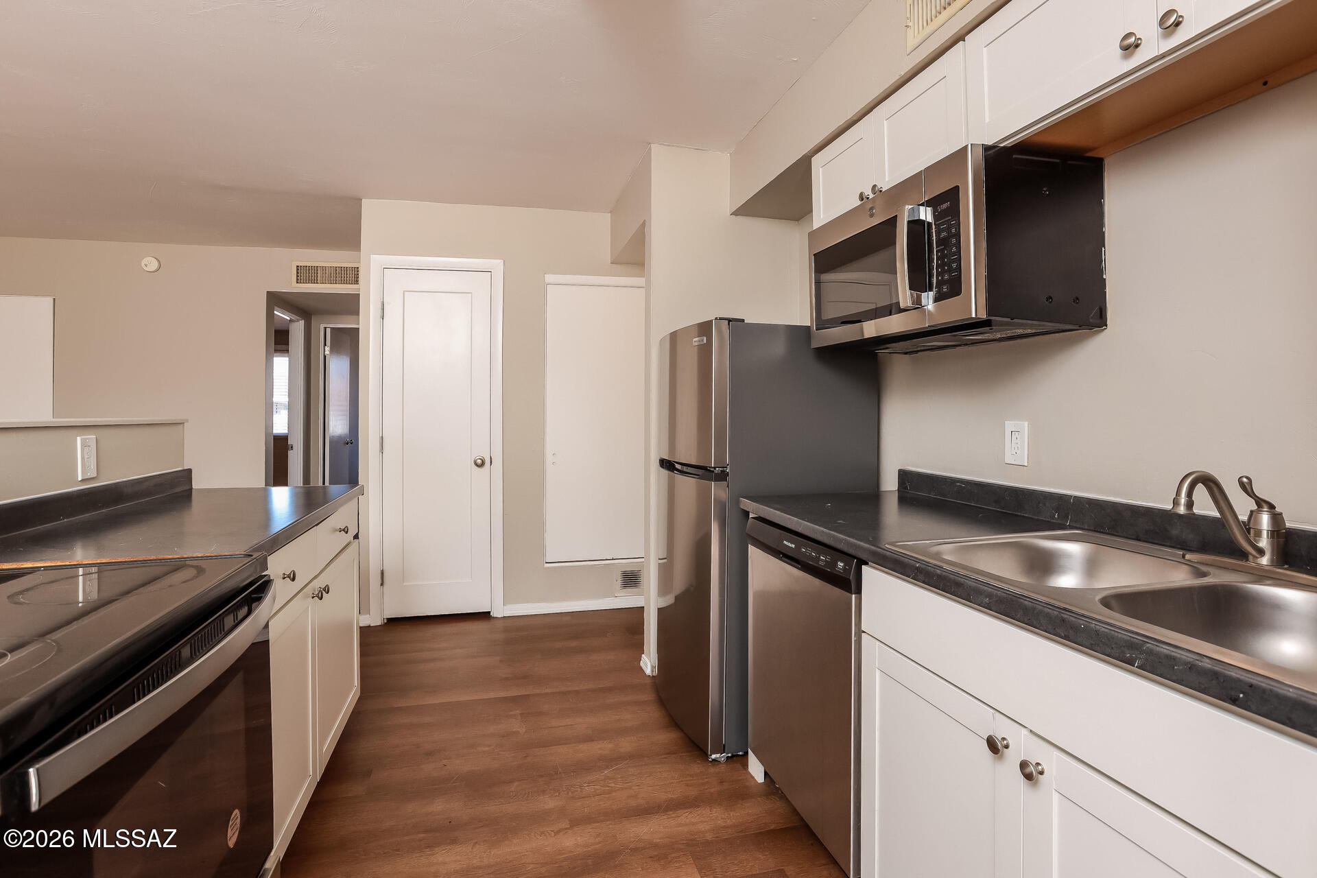 Vista Del Prado (1-274) - Residential Lease