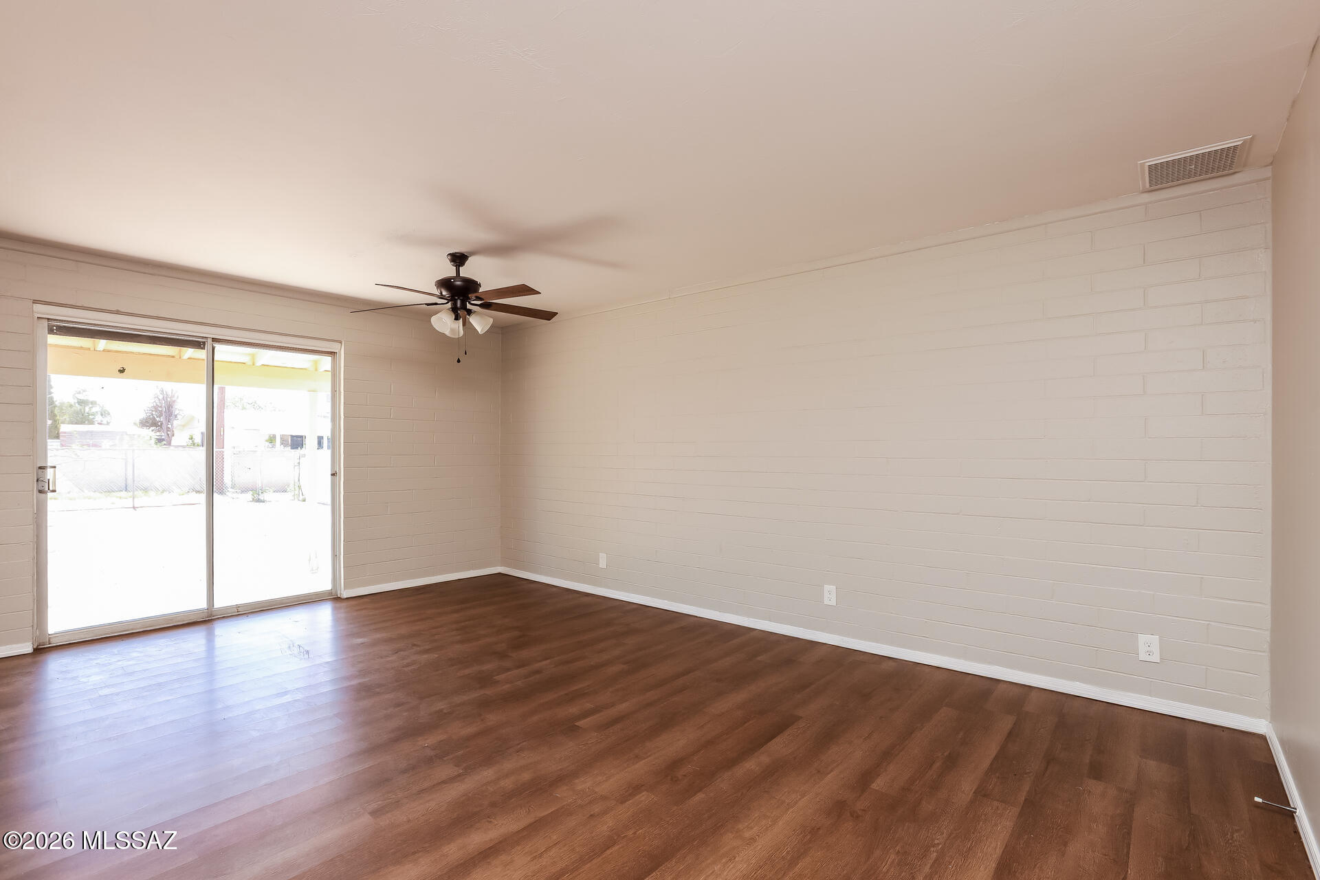 Vista Del Prado (1-274) - Residential Lease