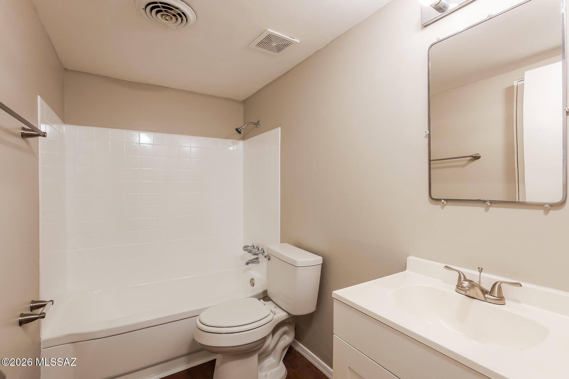 Vista Del Prado (1-274) - Residential Lease