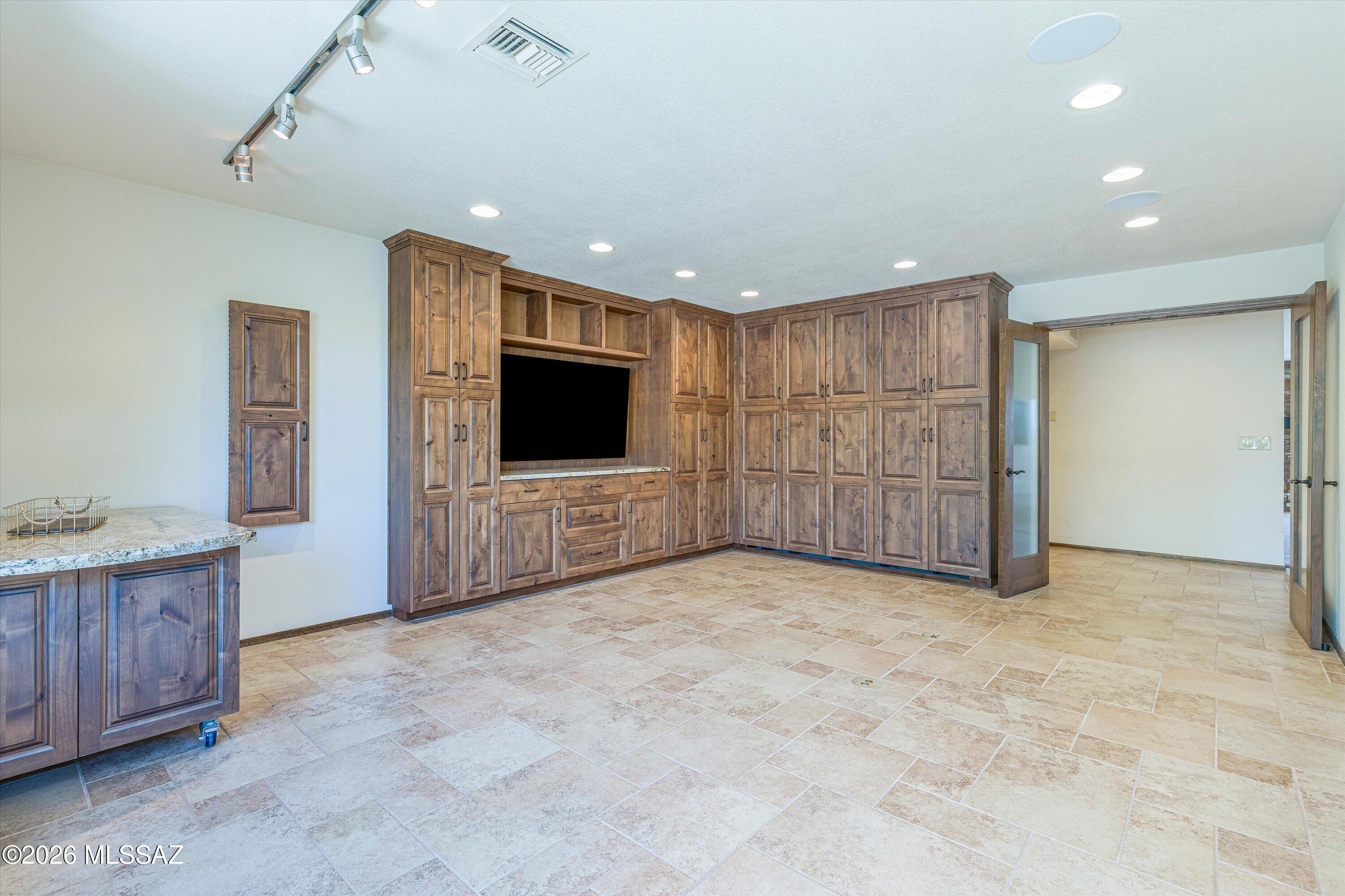 Heatherwood Hills (73-277) - Residential