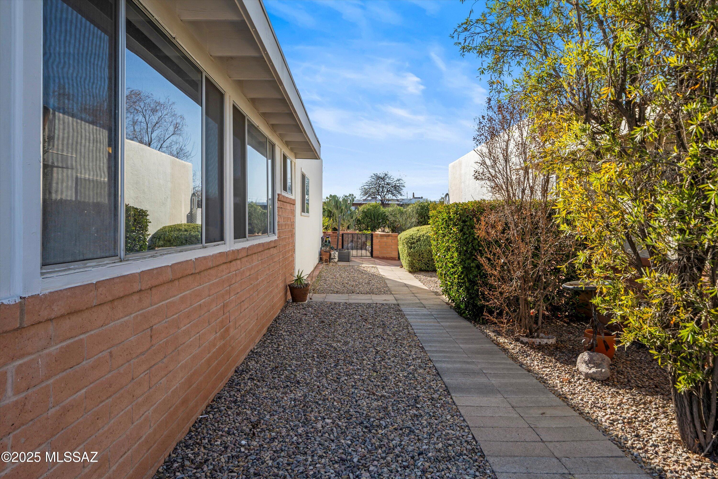Green Valley Townhouses NO.7 - Residential