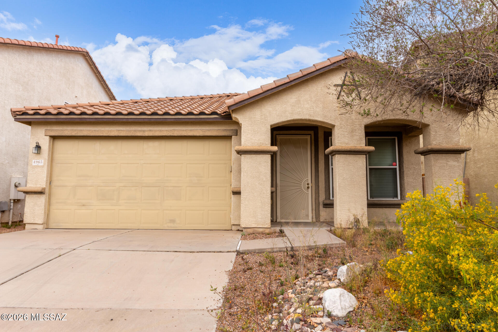 Property is Range priced 300,000 to 340,000
Welcome to Rancho Valencia. A mature landscape, 2-car garage, and a front porch are just the beginning. The welcoming interior features bountiful natural light, a neutral palette, tall ceilings, and tile flooring throughout. Great floor plan showcasing a seamlessly flowing living & dining room, along with the inviting family room that opens to the kitchen! SS appliances, a pantry, recessed lighting, and ample wood cabinetry make up the culinary space. The versatile den can be an office! The main bedroom has a walk-in closet and an ensuite with dual sinks & a separate tub/shower. Outback, you have an extended covered patio to relax. No rear neighbors! Near neighborhood parks, walking trails, & convenient amenities. Make this yours, call now
