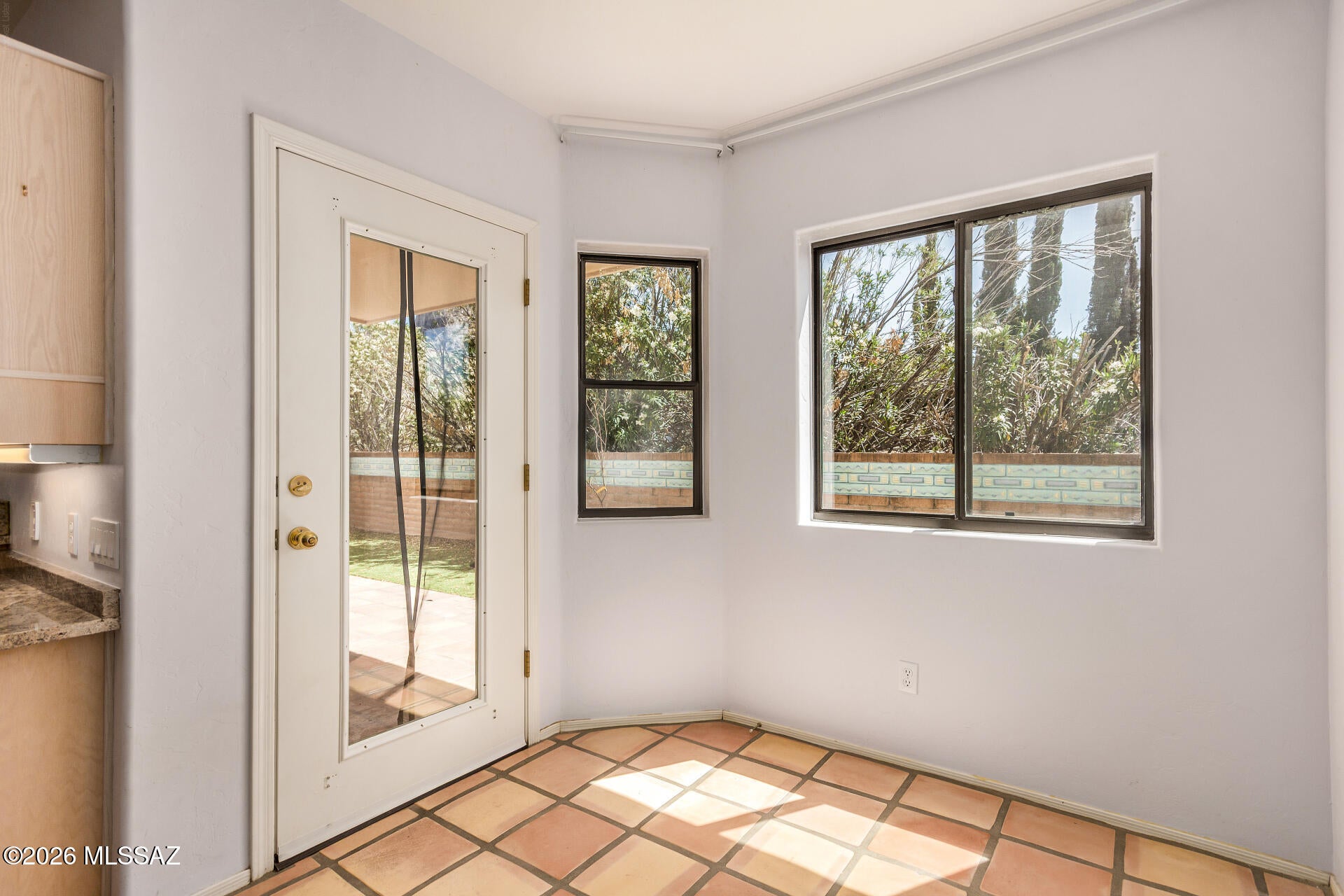 Executive Townhomes (1-16) - Residential