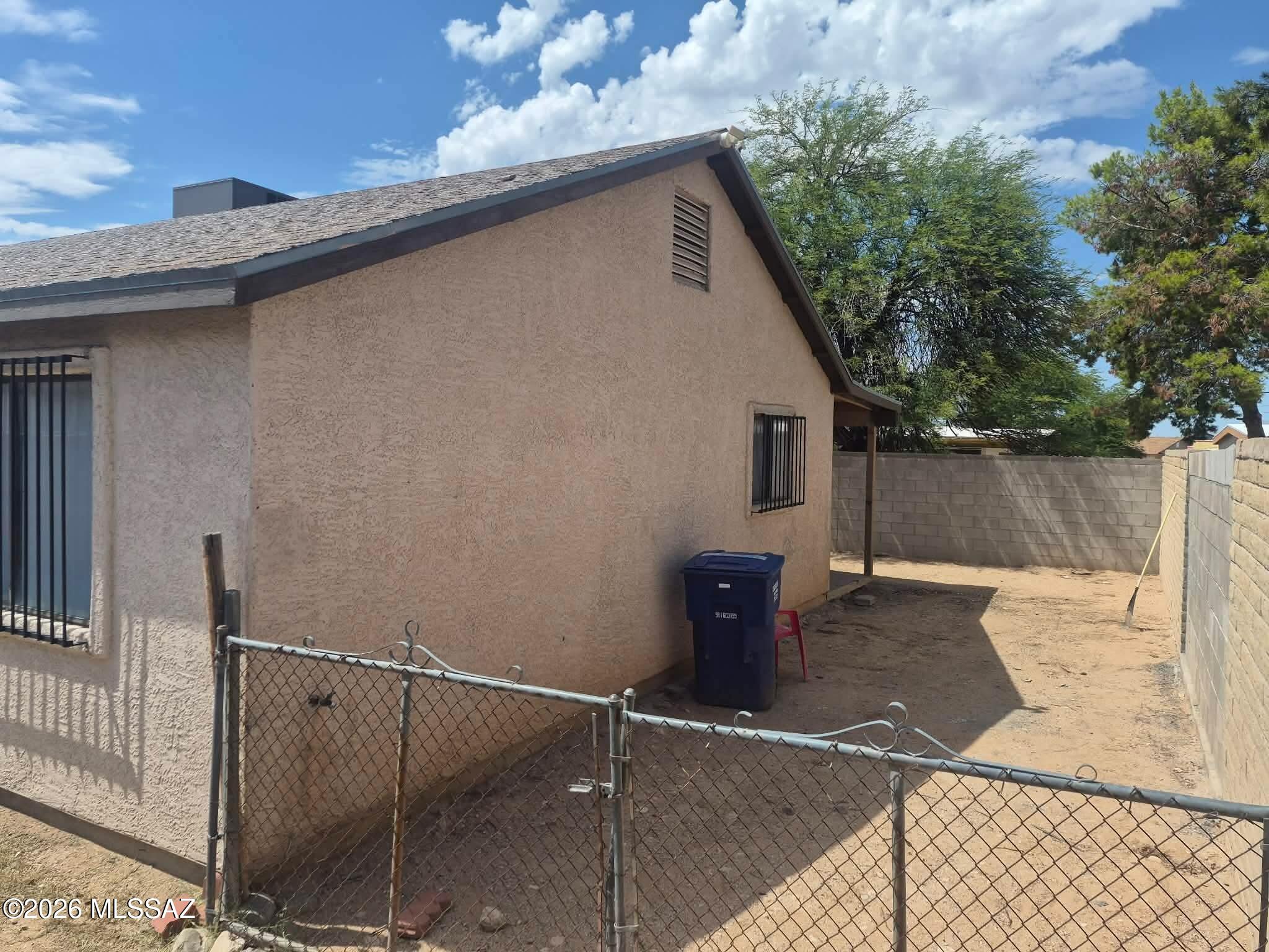 Valencia - Residential Lease