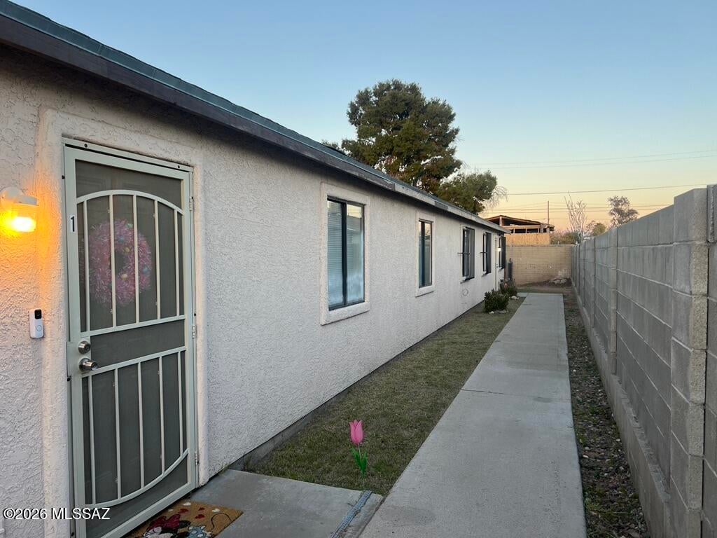 Valencia - Residential Lease