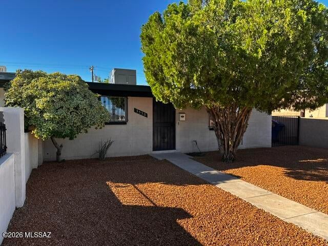 UPDATED, COMFORTABLE & CONVENIENT--CENTRAL TUCSON LIVING MADE EASY!
This 2-bed, 2-bath home offers affordability, comfort, and everyday functionality. The bright interior features updated flooring, refreshed kitchen and bathrooms, generous storage, and an easy-flowing single-level layout. Two full baths add valuable convenience, while the well-maintained HVAC system and water heater support dependable year-round comfort. Convenient to shopping, transit, parks, and Central Tucson destinations. A smart alternative to renting, offering attainable homeownership without sacrificing comfort or convenience. Come see the value for yourself!