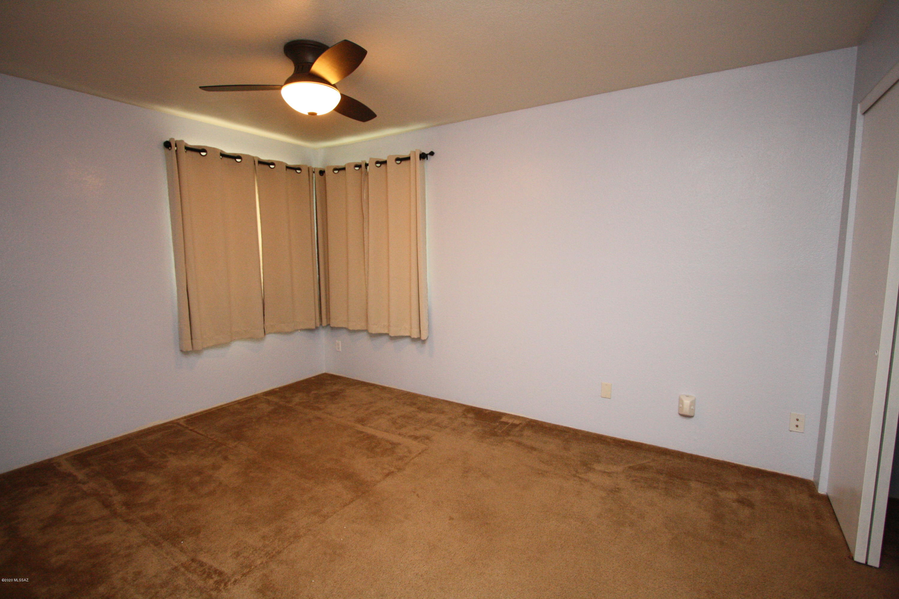 Meadowbrook (270-272, 335-347, 404-409) - Residential Lease