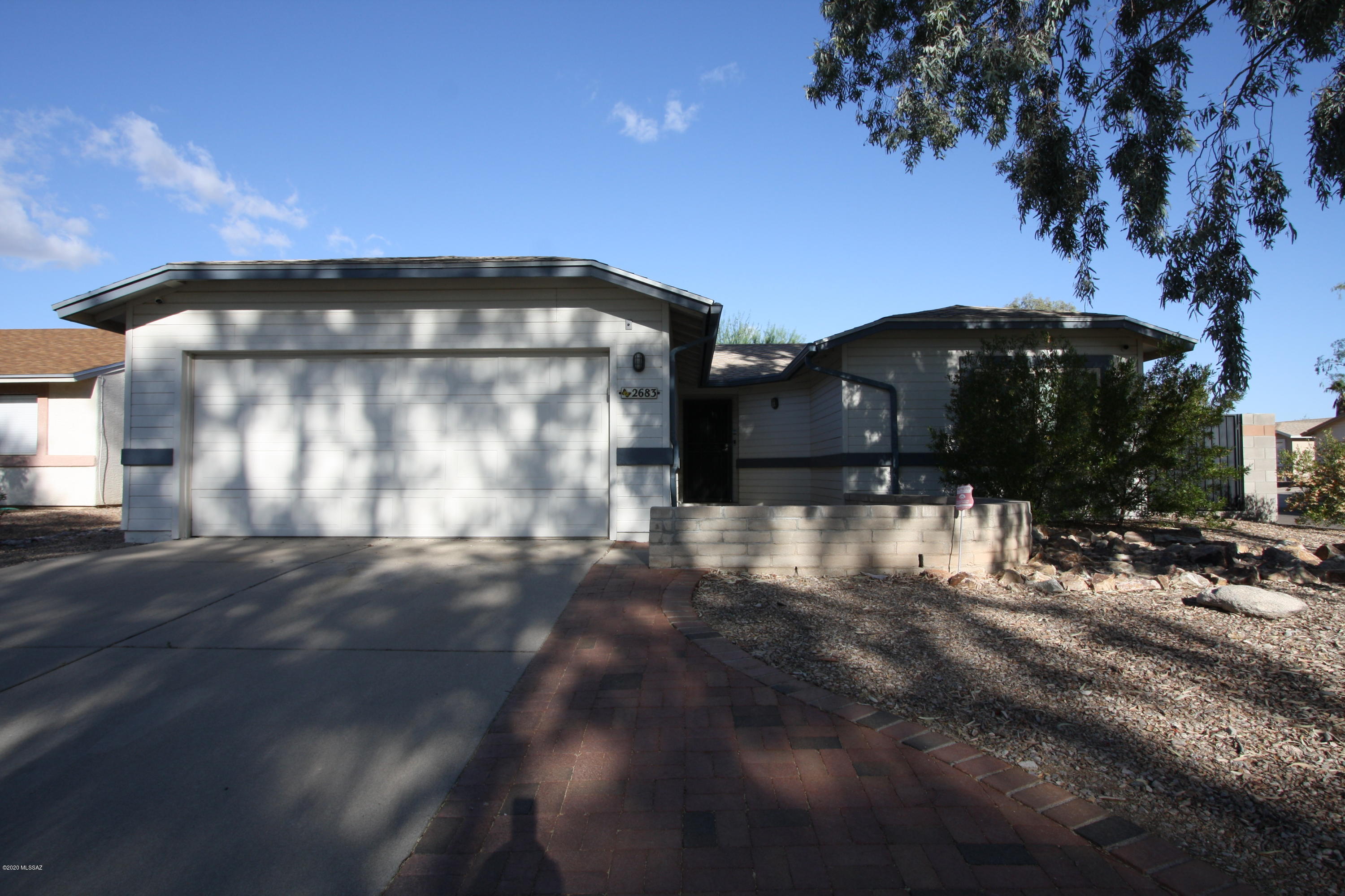 Meadowbrook (270-272, 335-347, 404-409) - Residential Lease