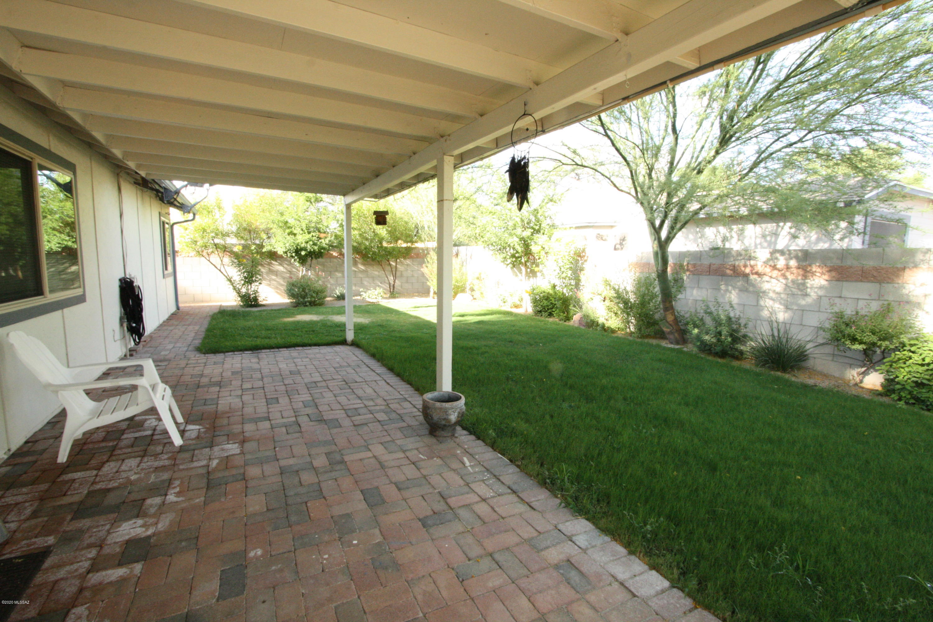 Meadowbrook (270-272, 335-347, 404-409) - Residential Lease