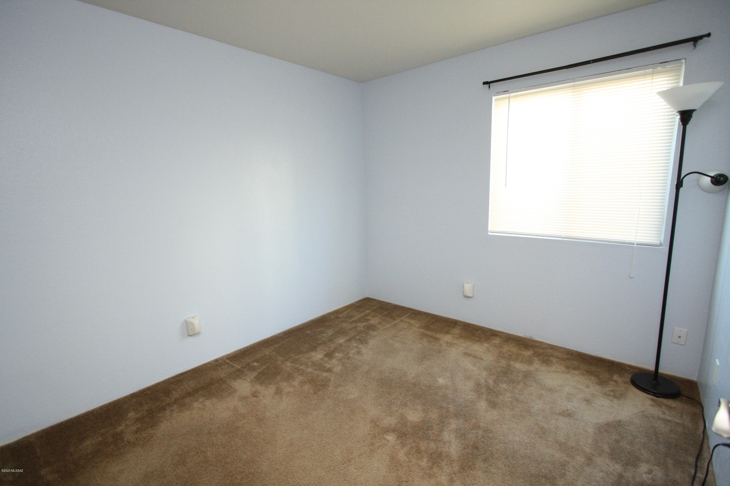 Meadowbrook (270-272, 335-347, 404-409) - Residential Lease