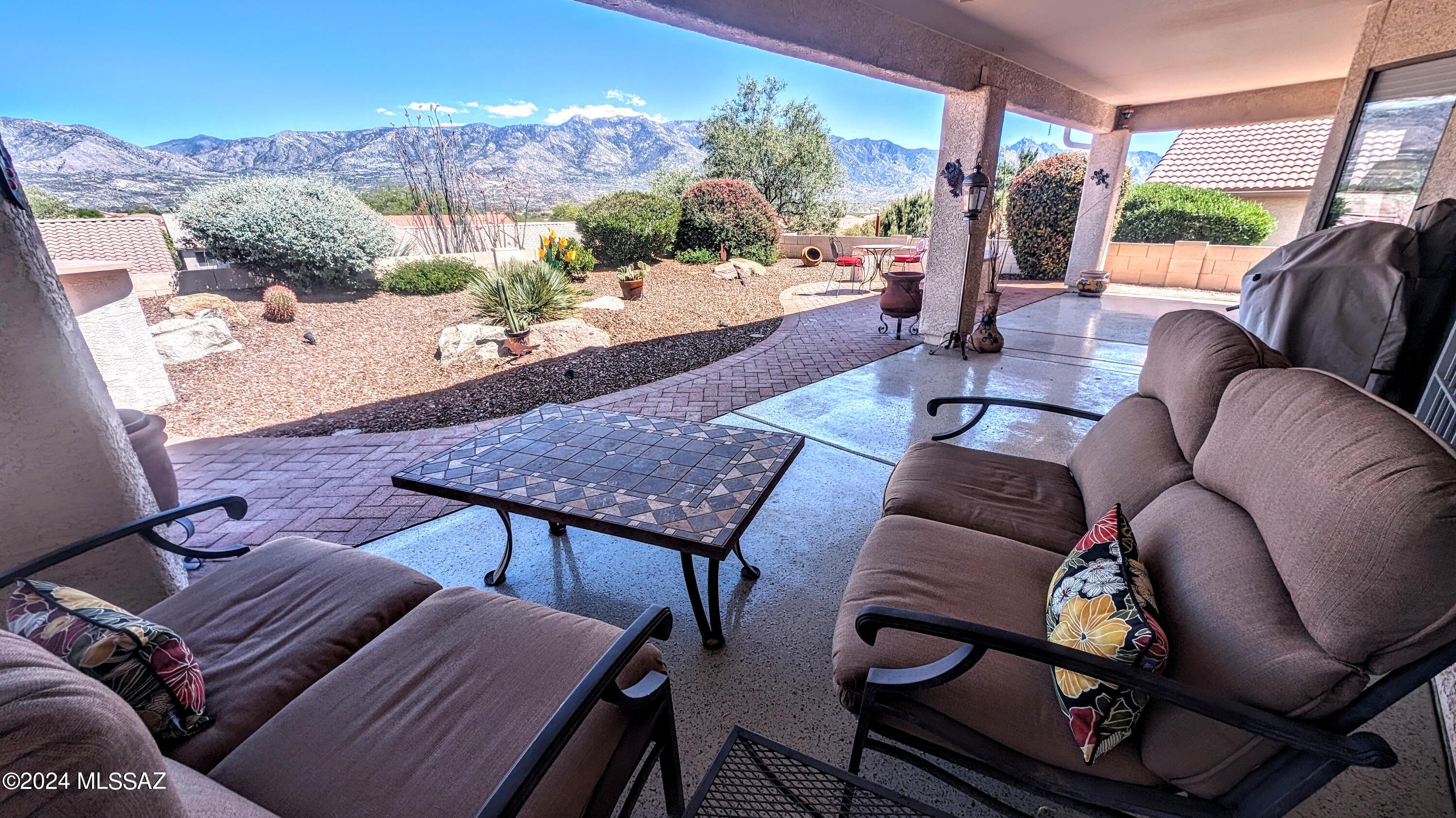 NOTE: NOT AVAILABLE FOR WINTER SEASON. NOTE: NOT AVAILABLE FOR WINTER SEASON. NOTE: NOT AVAILABLE FOR WINTER SEASON. BEAUTIFULLY FURNISHED LAREDO MODEL with Stunning Mountain Views. If you need a special home while you are shopping, remodeling, or building new- we do FLEXIBLE LEASES to coordinate with your timeline needs. Very well furnished home, and outdoor living areas to let you experience the outstanding SaddleBrooke lifestyle. CONTACT LISTING BROKER TODAY!