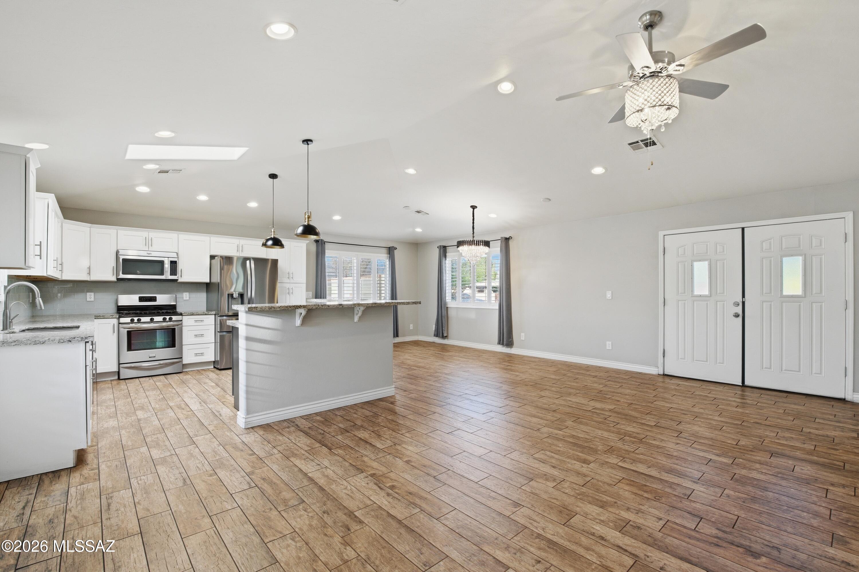 Cloverleaf Resub. - Residential Lease