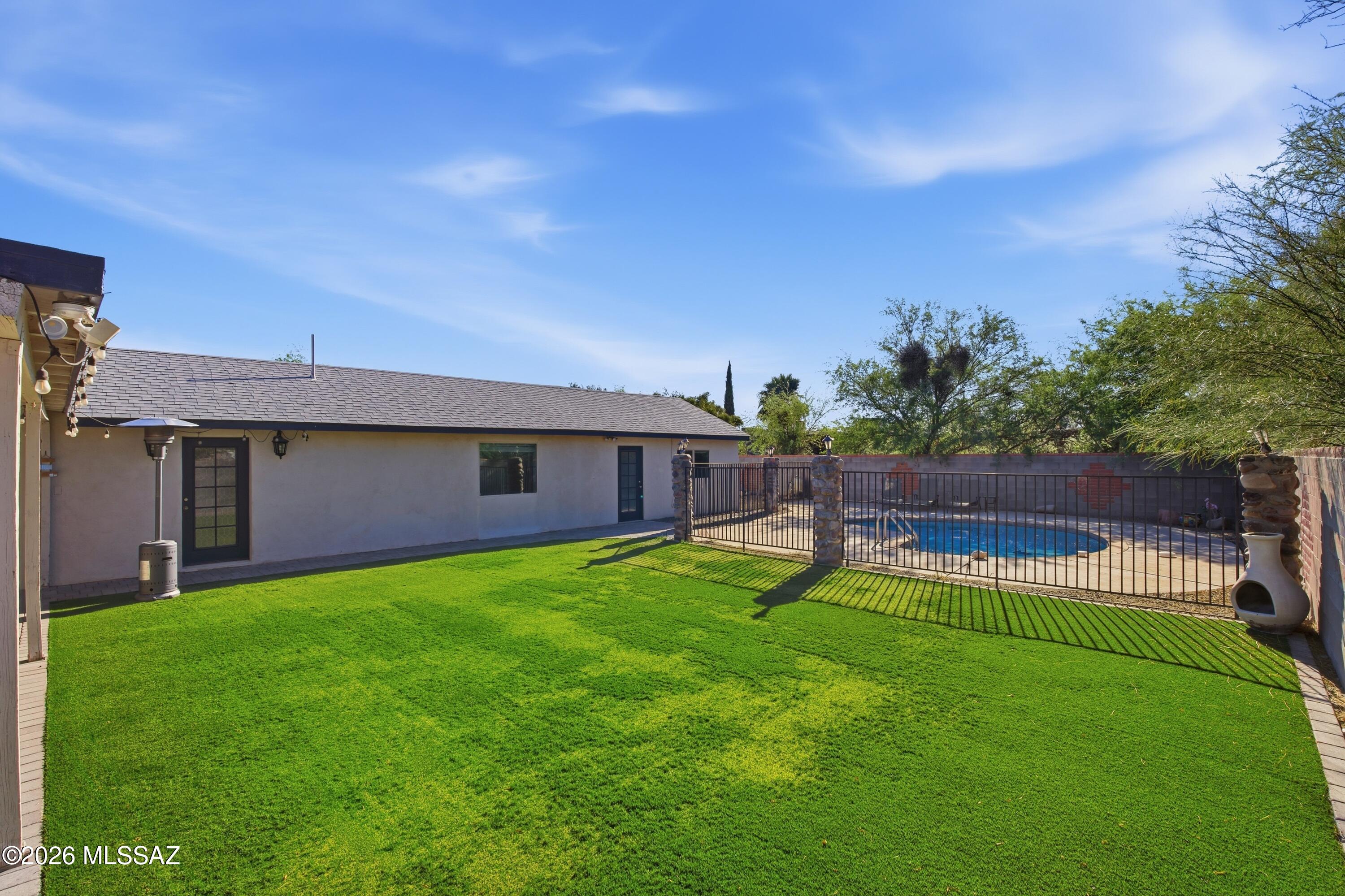 Cloverleaf Resub. - Residential Lease