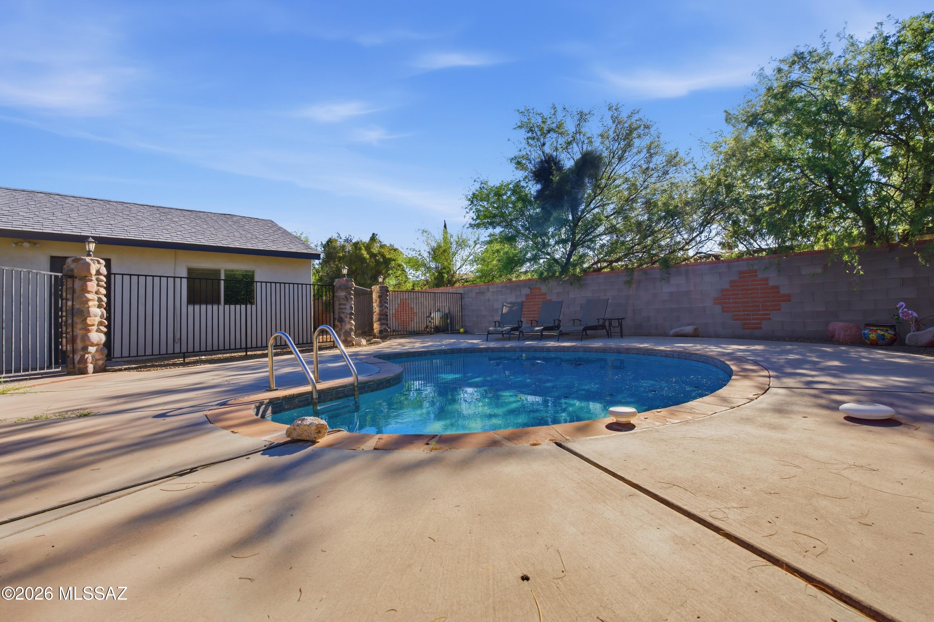 Cloverleaf Resub. - Residential Lease