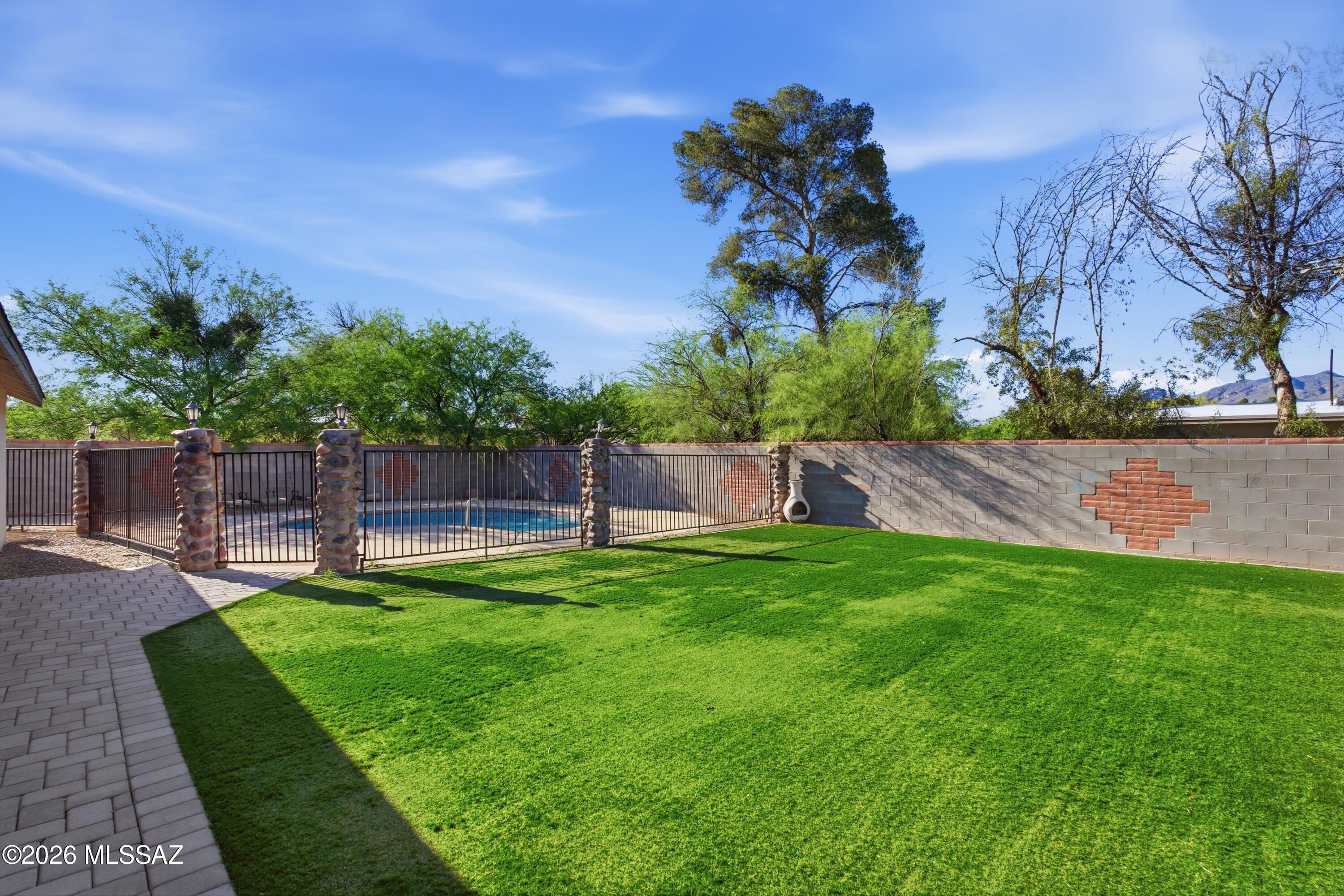 Cloverleaf Resub. - Residential Lease