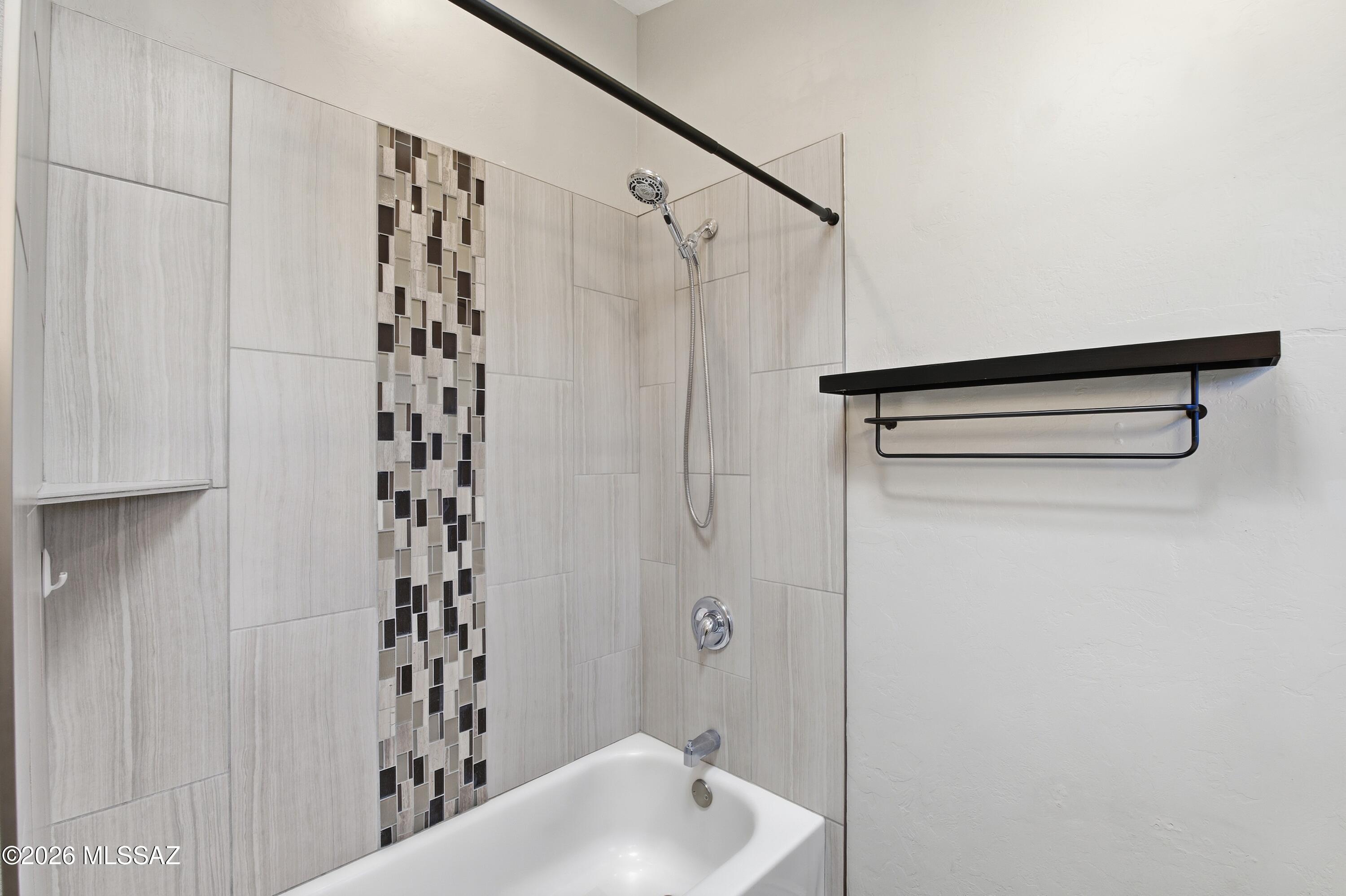 Cloverleaf Resub. - Residential Lease