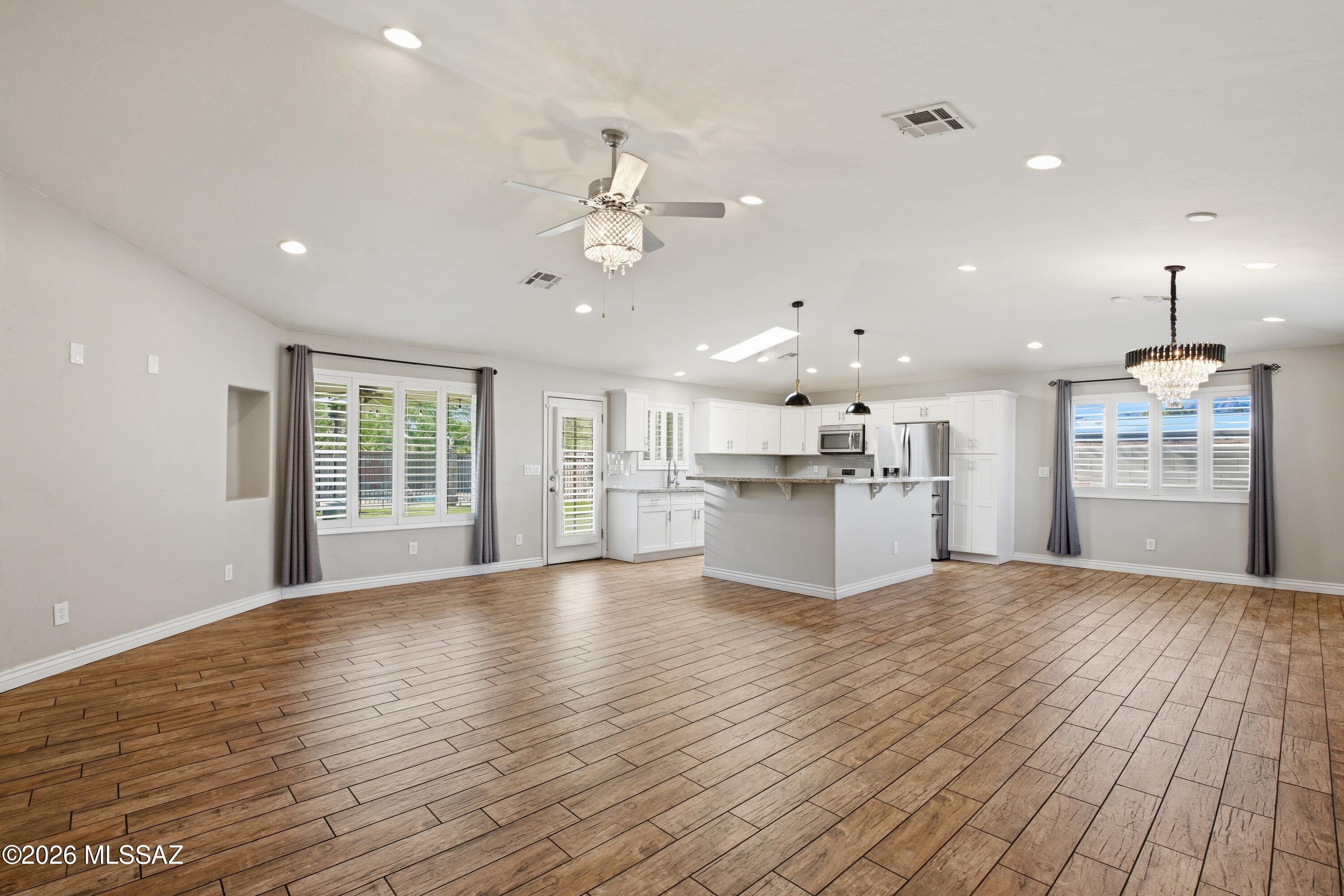 Cloverleaf Resub. - Residential Lease