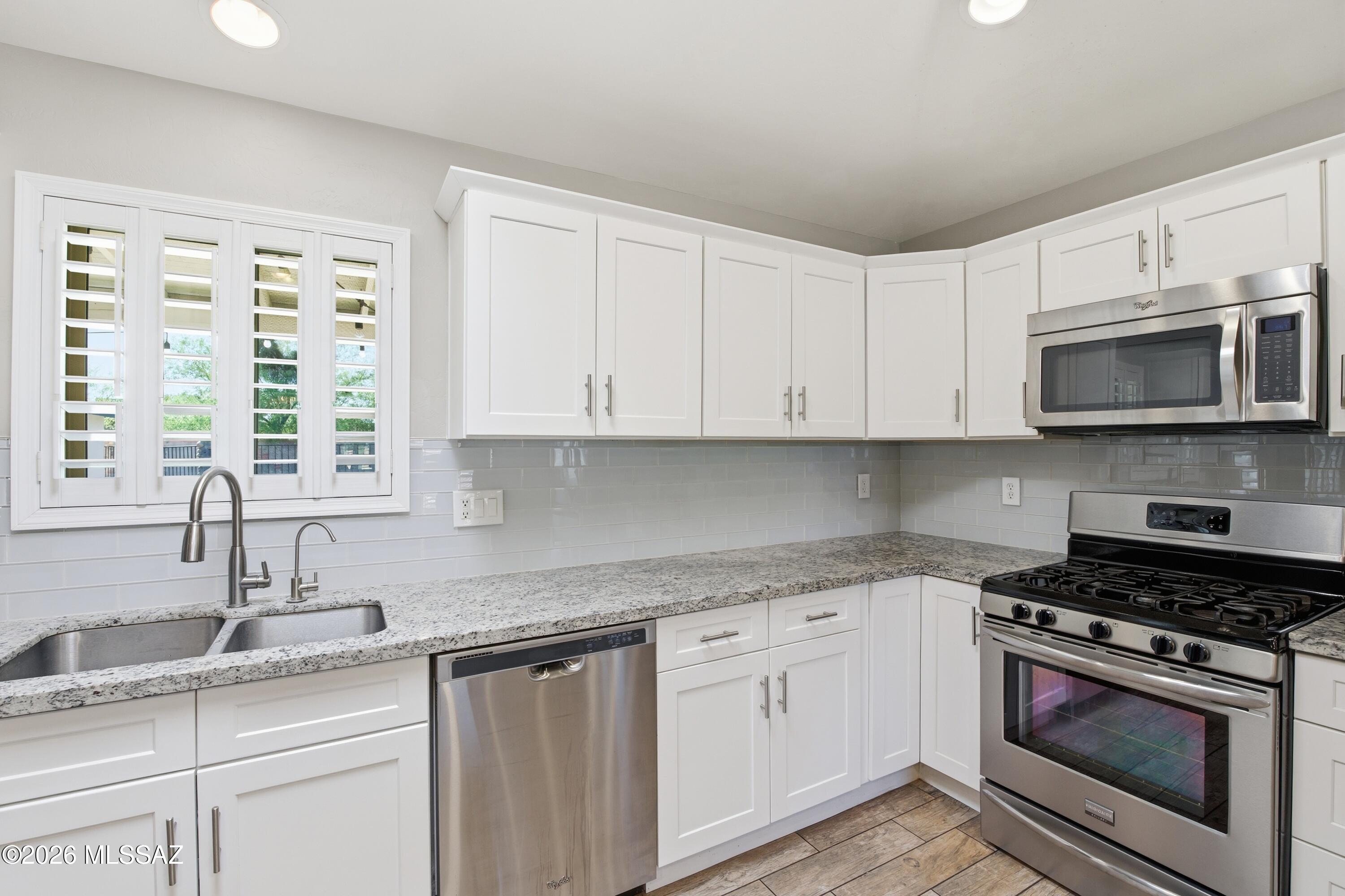 Cloverleaf Resub. - Residential Lease