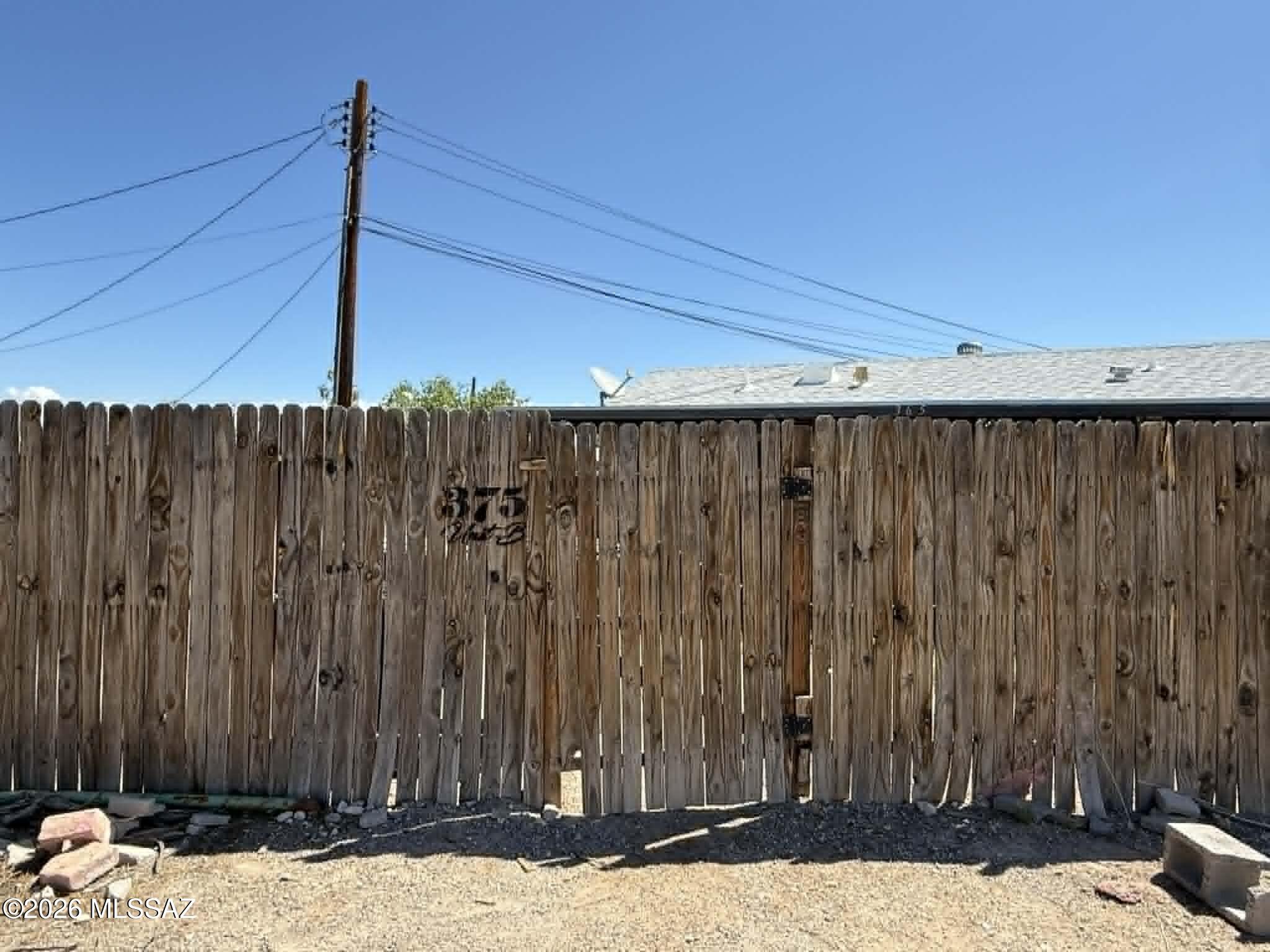 Charming 1BR/1BA duplex conveniently located near I-10 and Downtown Tucson. This cozy home offers comfort and functionality with tile flooring throughout and air conditioning to keep you cool during the summer months. Enjoy a spacious private yard, perfect for relaxing or entertaining and the convenience of washer and dryer hookups. The kitchen includes a refrigerator and stove, and the home features a bright, open layout with natural light and ample storage. Located close to shopping, dining, and public transportation with easy freeway access. Pet-friendly! To schedule a viewing today.