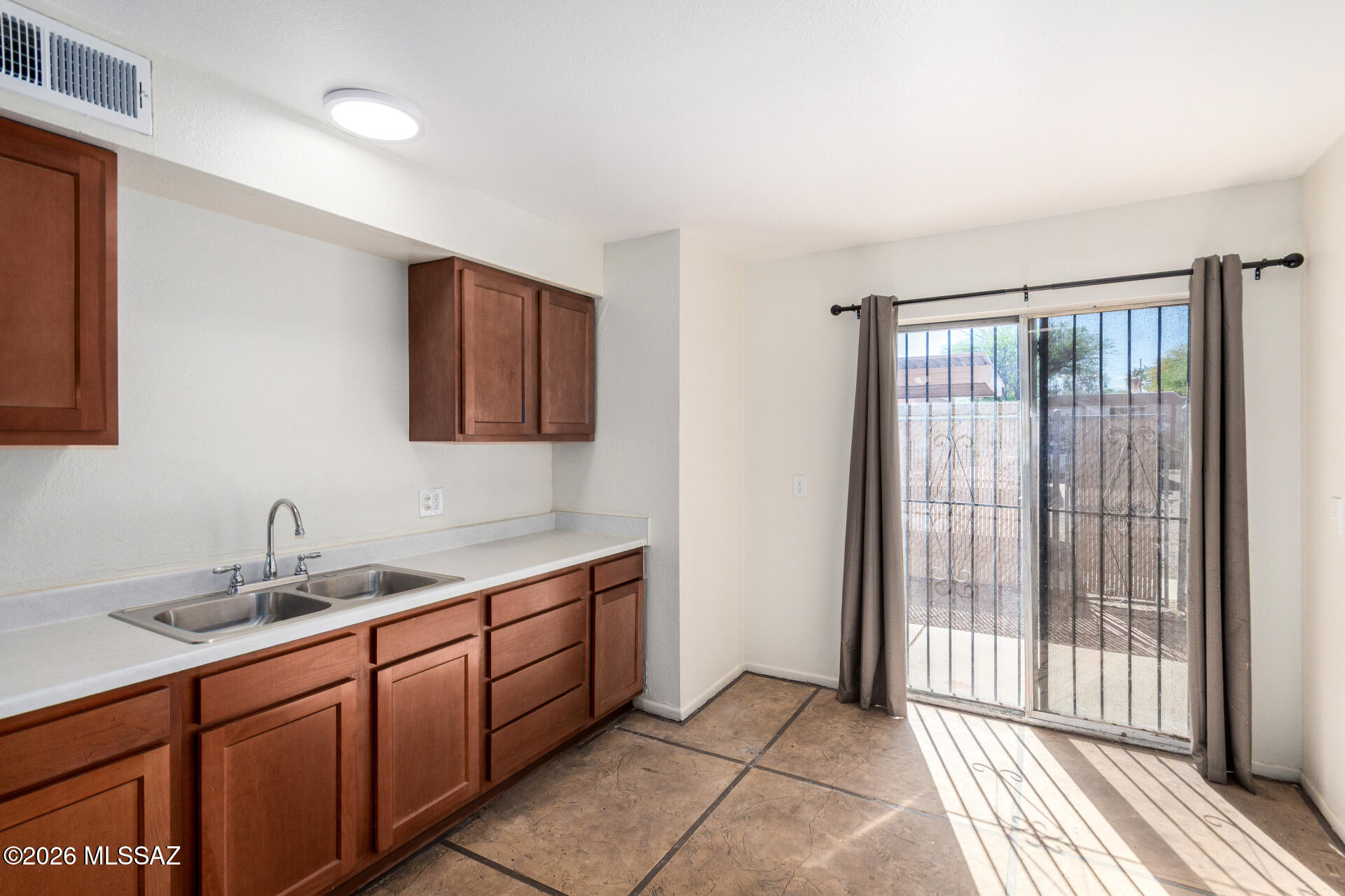 Granada Park - Residential Income