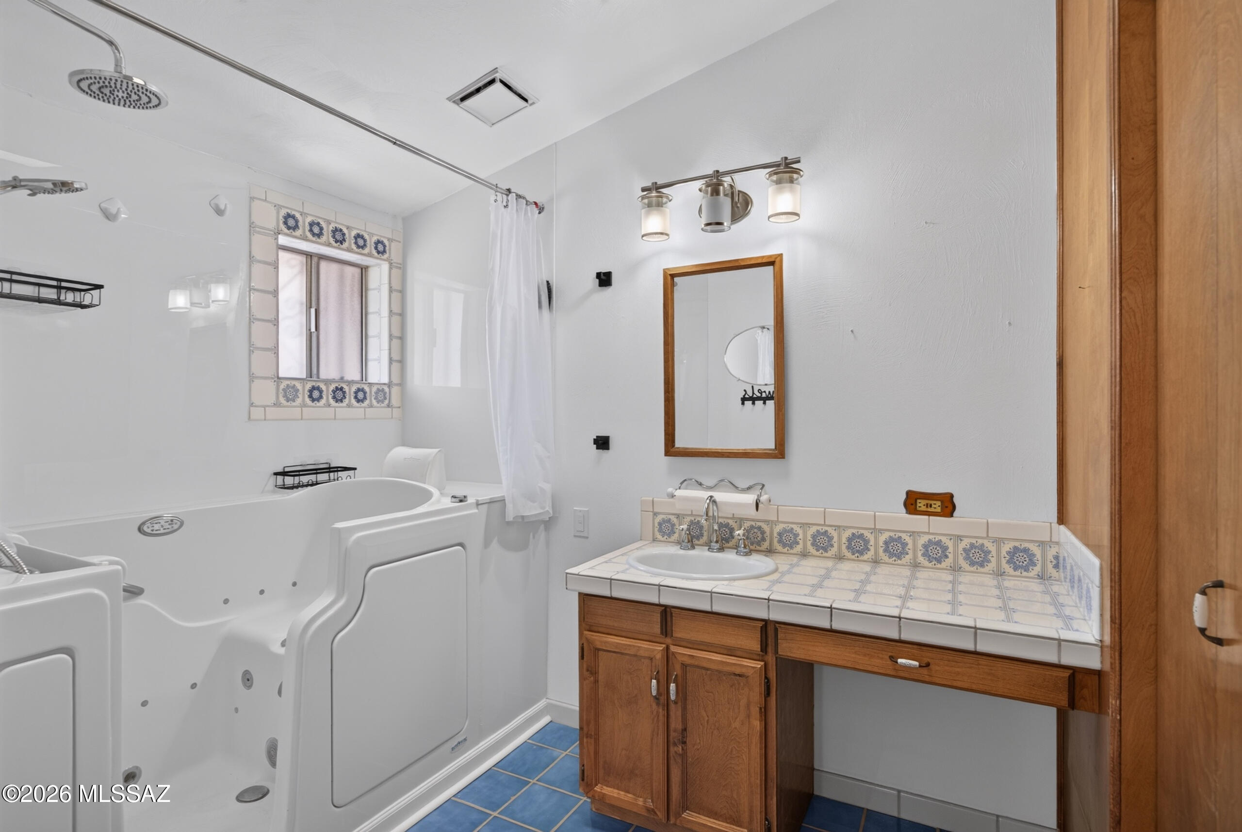 Kingston Knolls Terrace - Residential