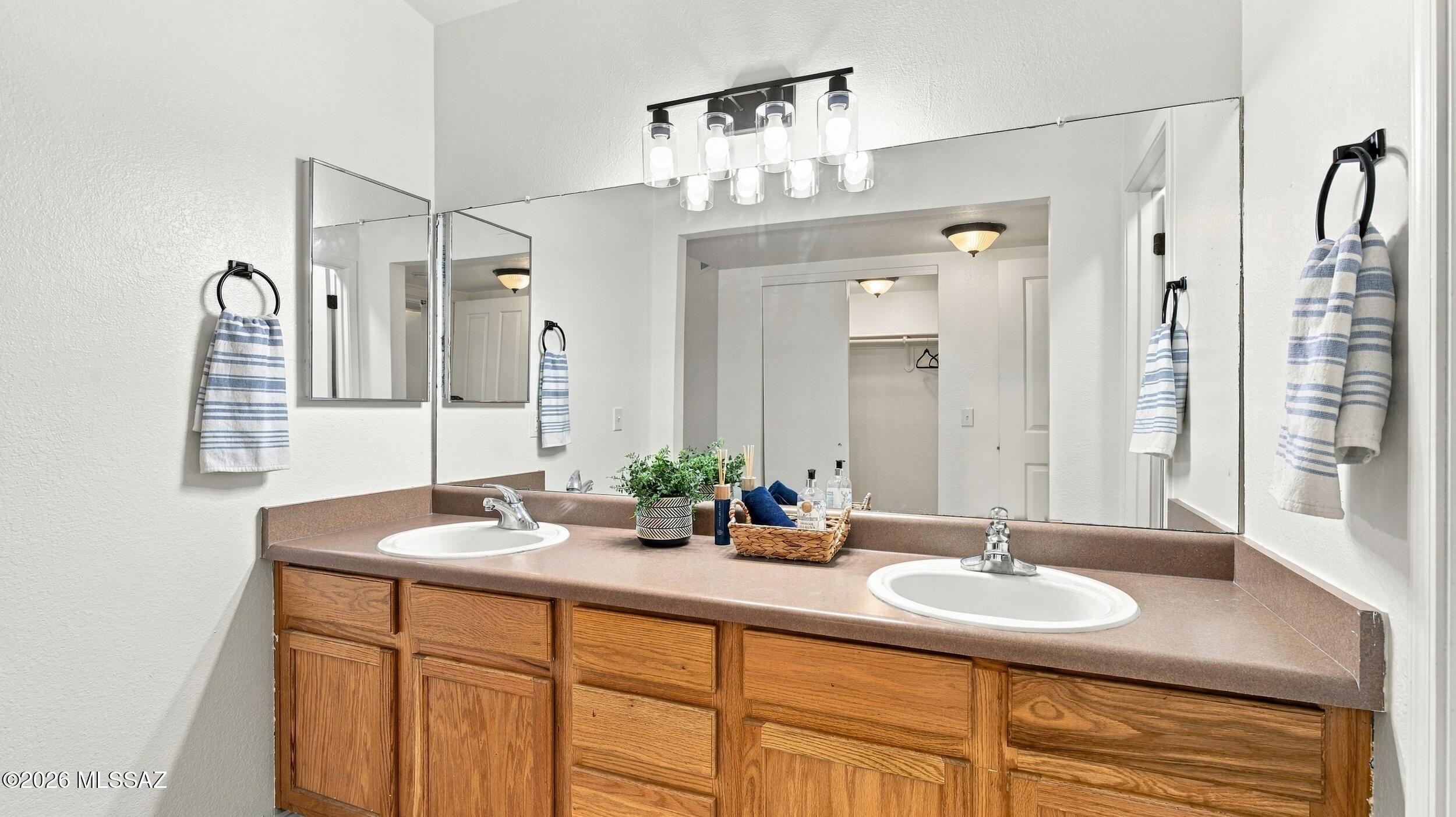Mountain Manor View - Residential