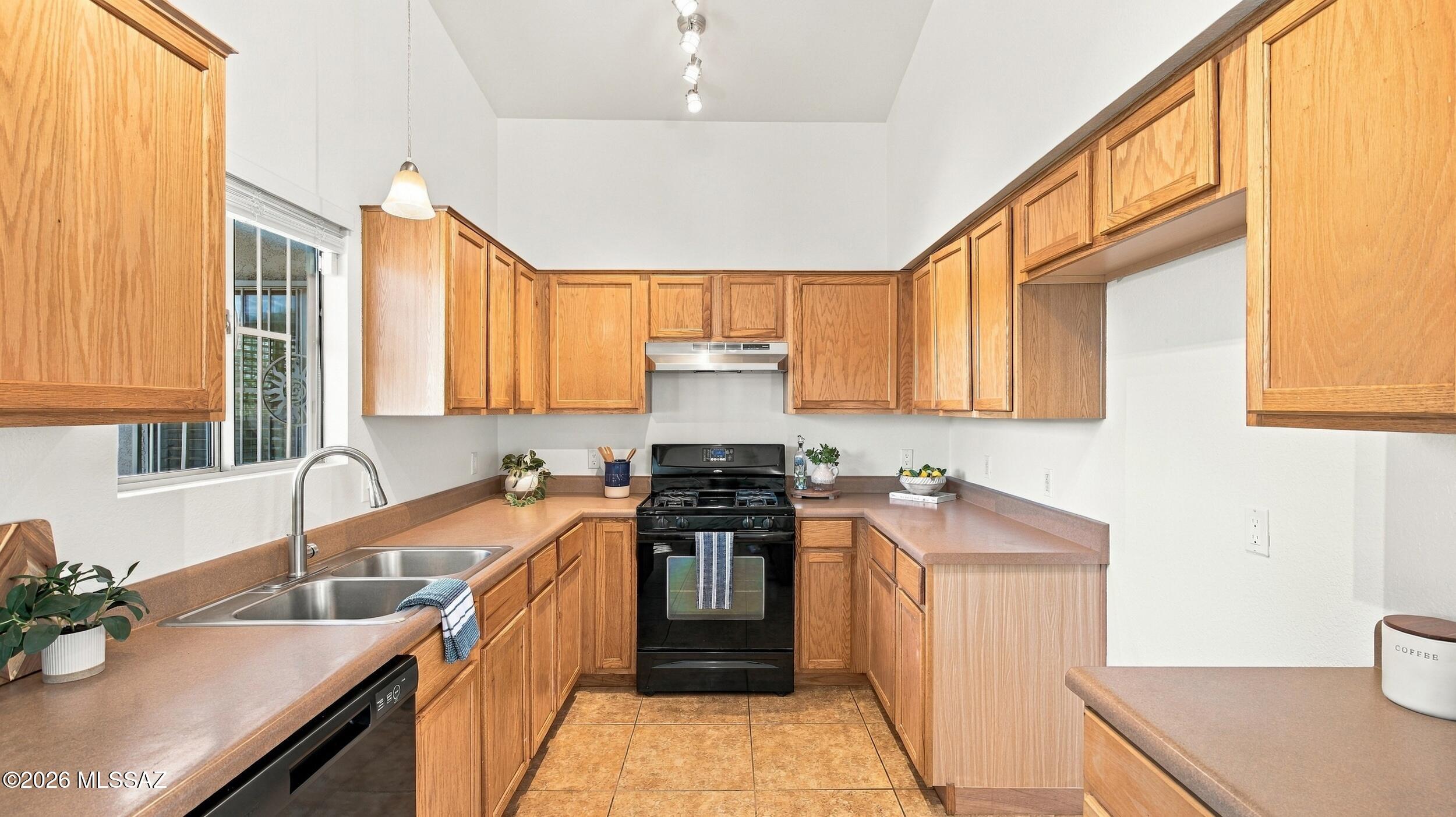 Mountain Manor View - Residential