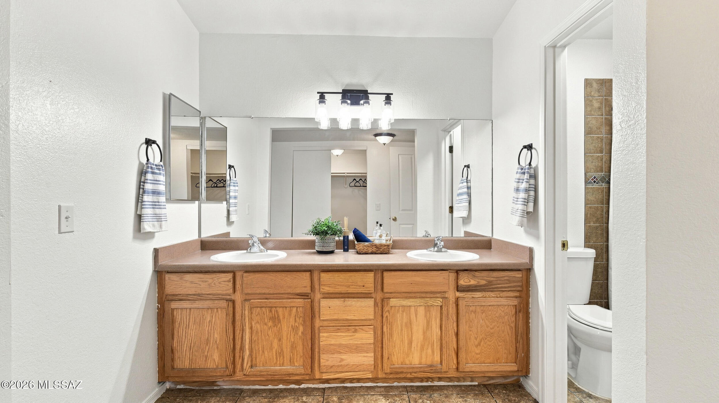 Mountain Manor View - Residential