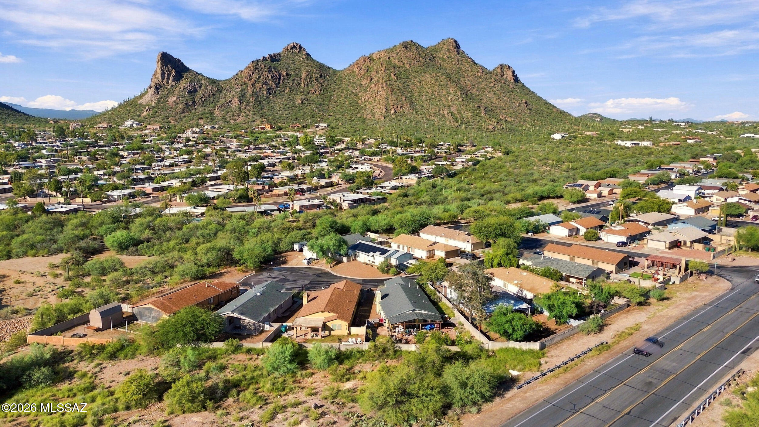 Mountain Manor View - Residential