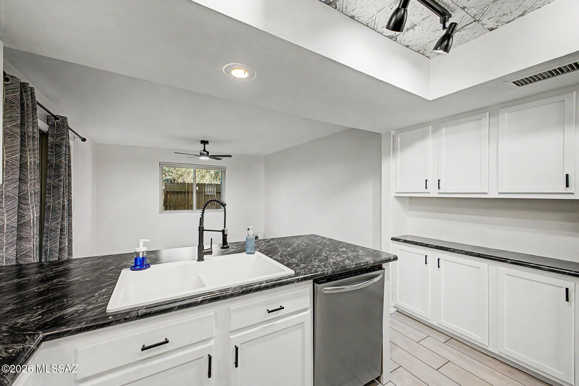 Pantano Townhomes (1-118) - Residential