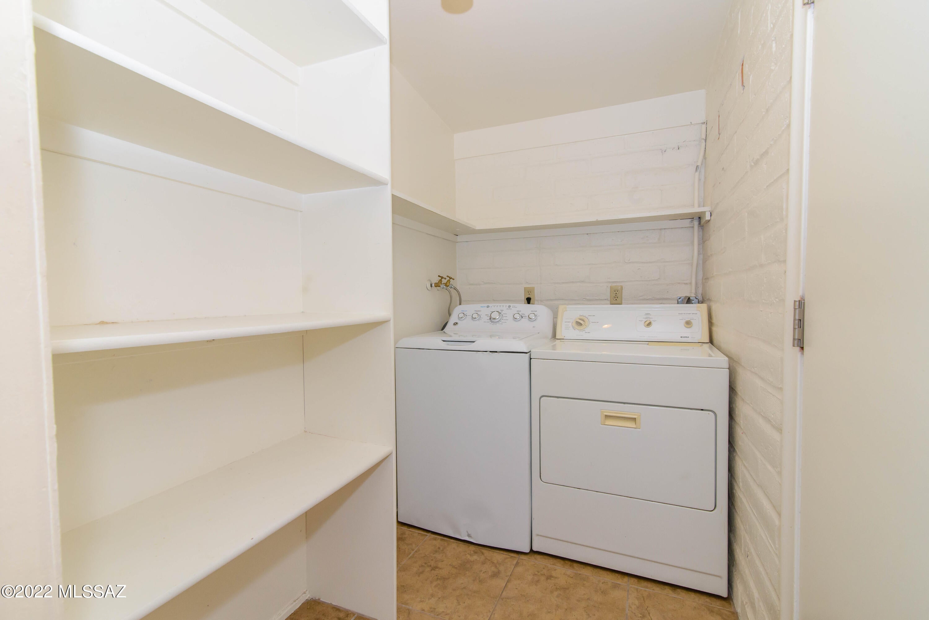 Vista Del Sierras - Residential Lease