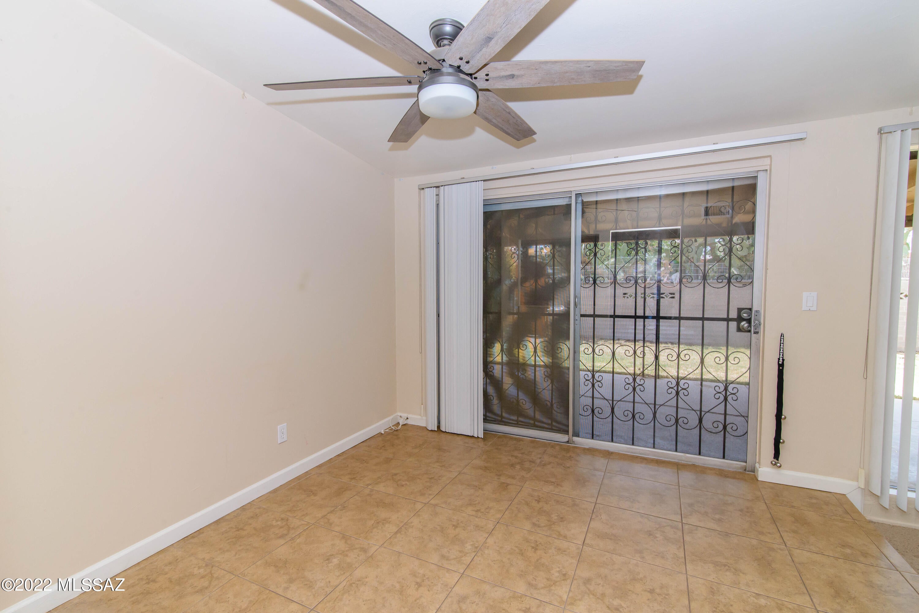 Vista Del Sierras - Residential Lease