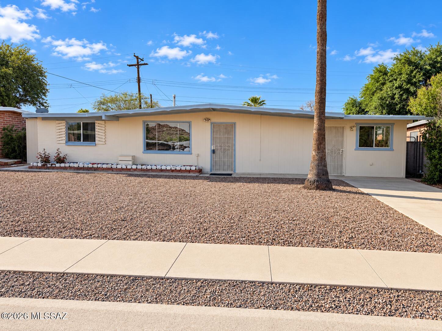NEW EXTERIOR PAINT! This 3-bedroom, 2-bath home offers a spacious and functional layout with room to make it truly your own. The heart of the home is a generously sized kitchen, perfect for cooking, gathering, and entertaining, while the comfortable living area provides a relaxed space to unwind.

Each of the three bedrooms offers ample space and flexibility for family, guests, or a home office. 

This home presents a fantastic opportunity for buyers looking to add their personal style and value over time. With great bones and plenty of potential, it's the perfect canvas to create something special.

May qualify for a $5,000 Chase Homebuyer Grant that can be used to reduce the cost of your Chase mortgage. For more information contact, Lorena Bazua NMLSID 668113  at 928-920-9822