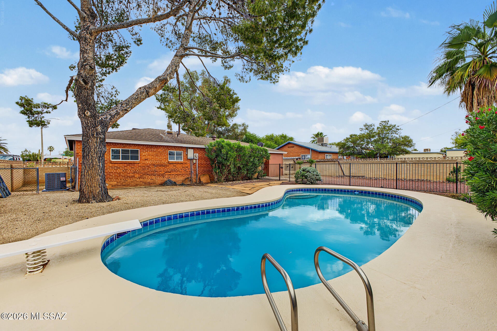 Manana Vista - Residential