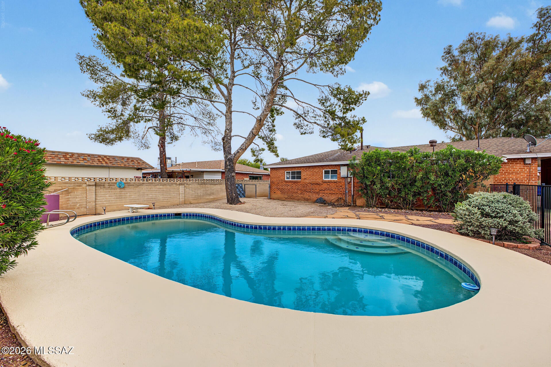Manana Vista - Residential