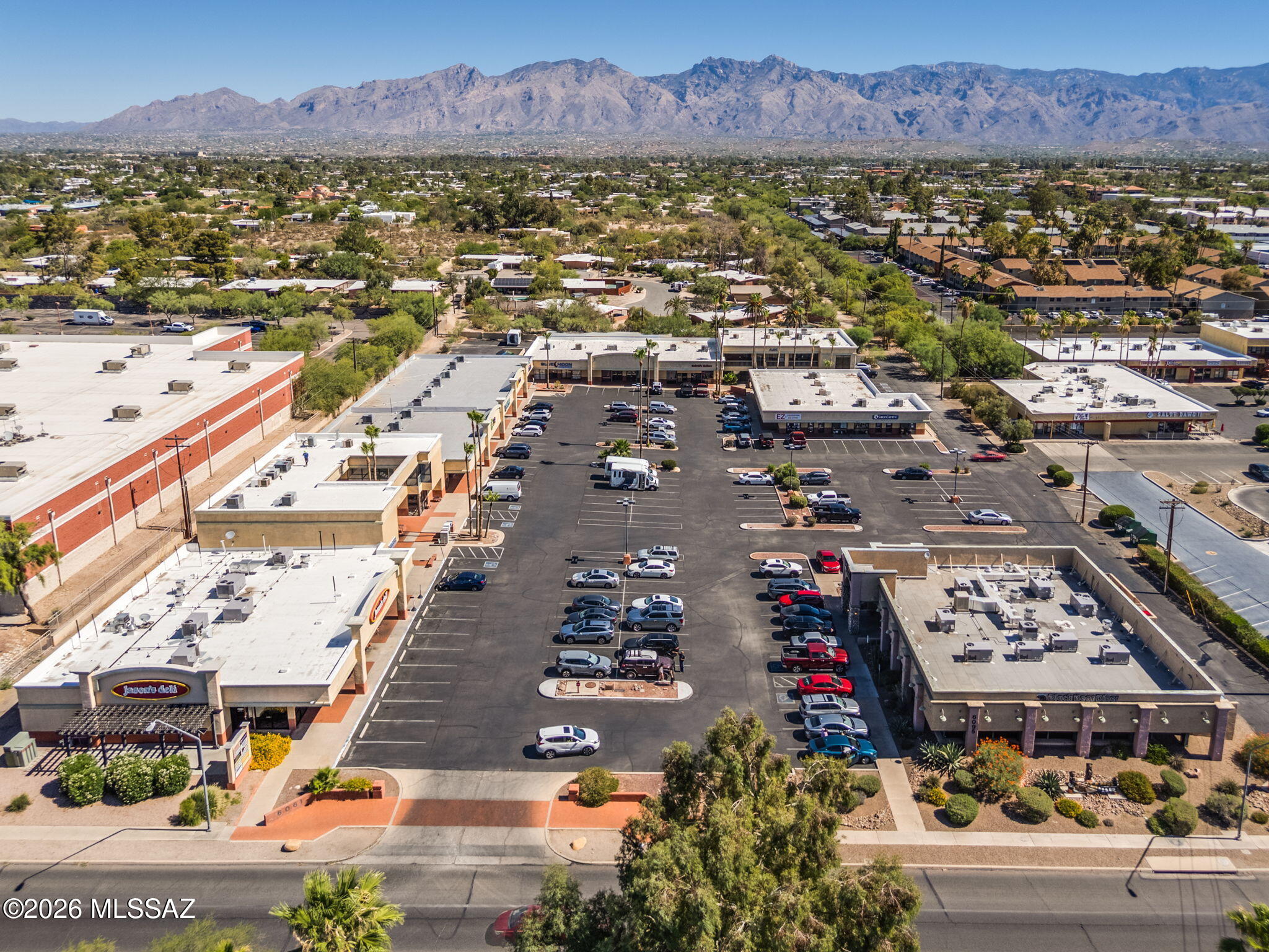 Broadway Place offers flexible office and retail leasing opportunities in one of Tucson's most established shopping centers. Built in 1978, the property provides exceptional visibility, strong traffic counts, abundant parking, and excellent signage opportunities. Available suites are ideal for professional offices, medical, wellness, beauty, specialty retail, restaurants, cafés, and service-oriented businesses. Tenants benefit from a highly visible location across from Park Place Mall with approximately 47,000+ vehicles passing daily. Join an established business community in a proven commercial location offering outstanding exposure, convenient access, flexible suite configurations, and the visibility your business needs to grow and succeed.