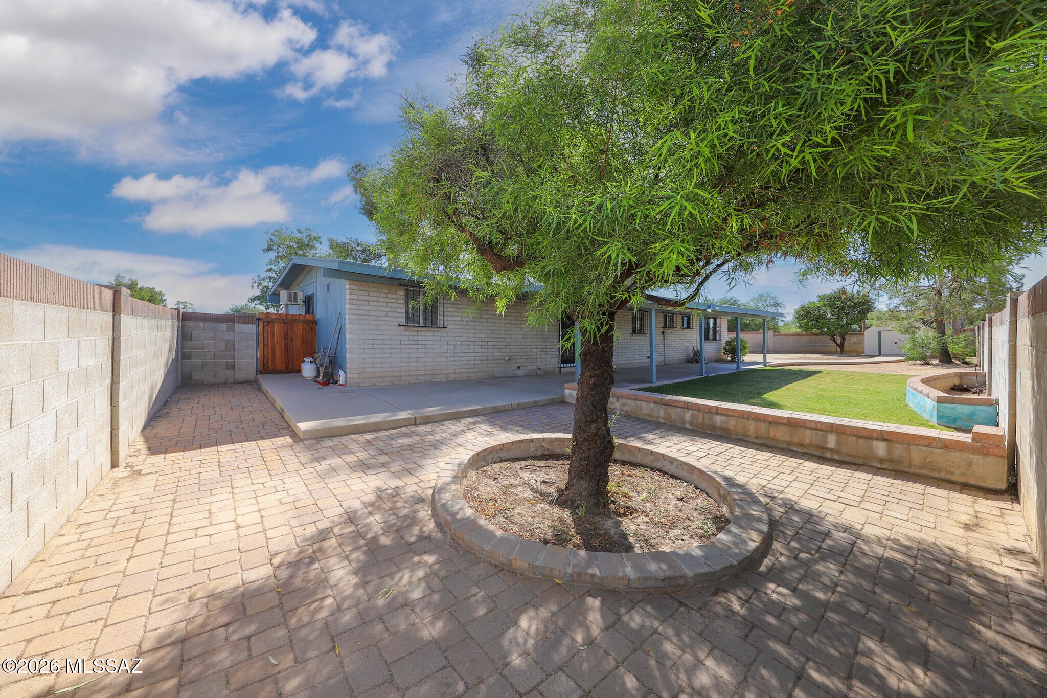 Casas Adobes Park (541-643) - Residential