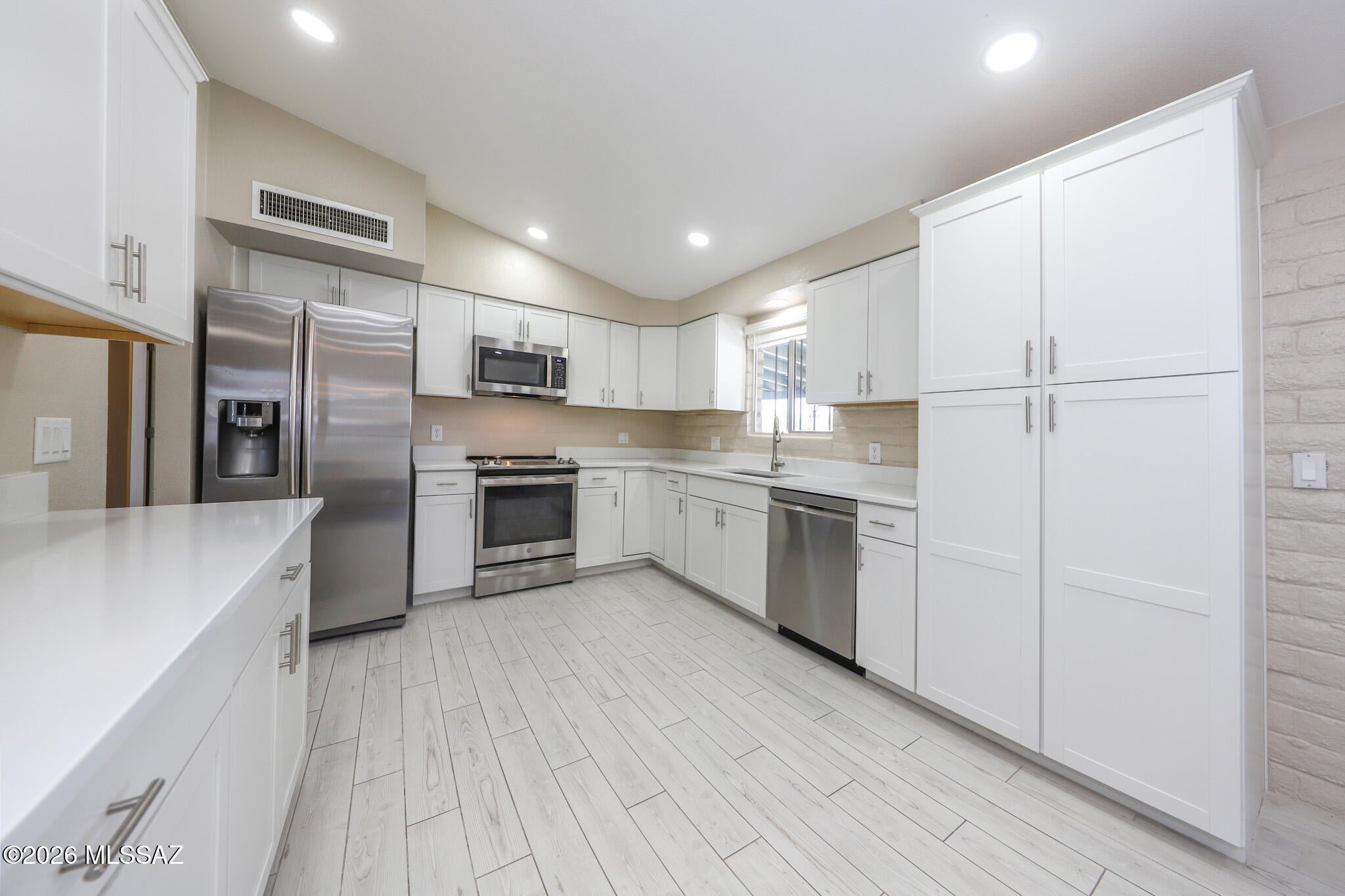 Casas Adobes Park (541-643) - Residential