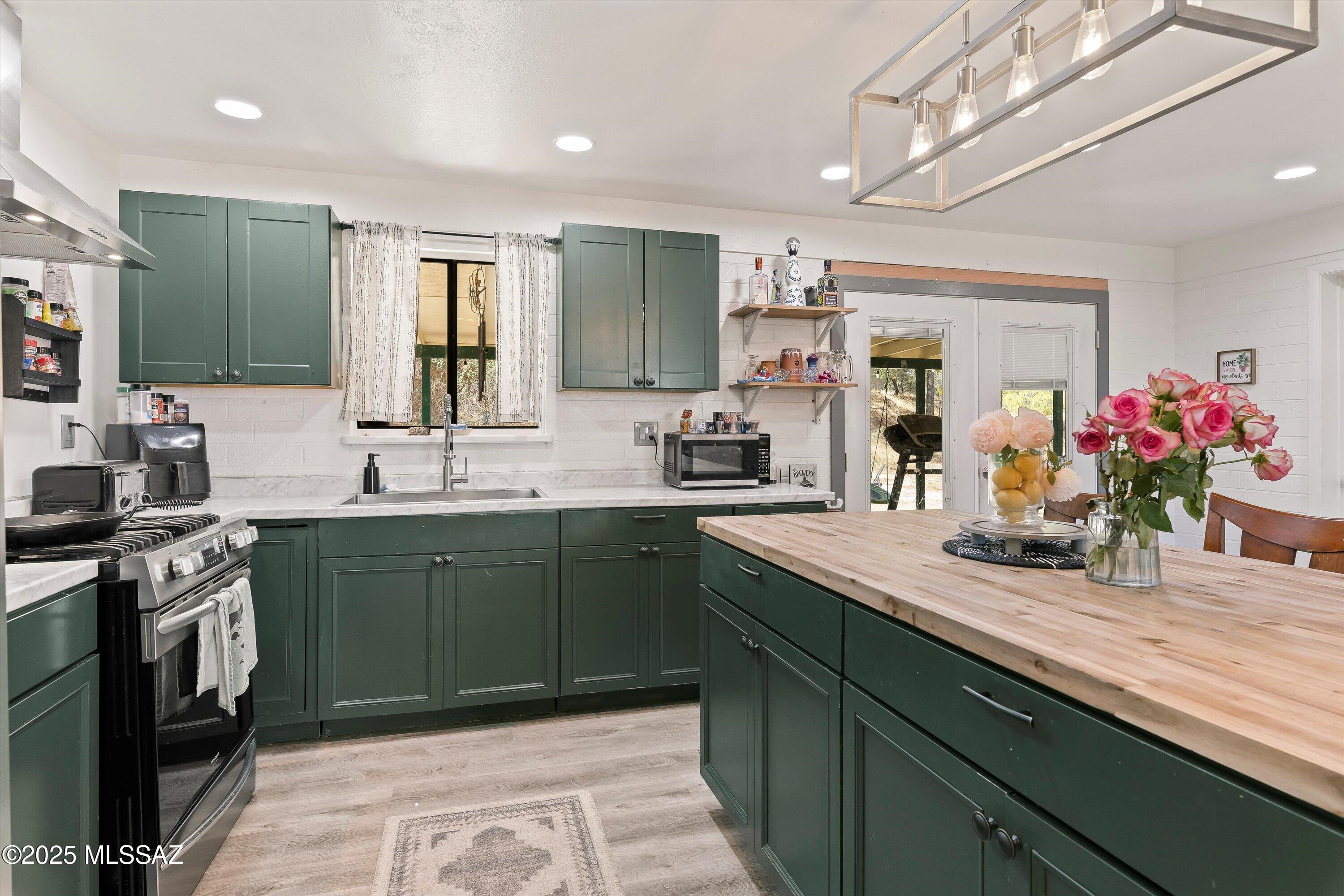 Los Robles Estates - Residential