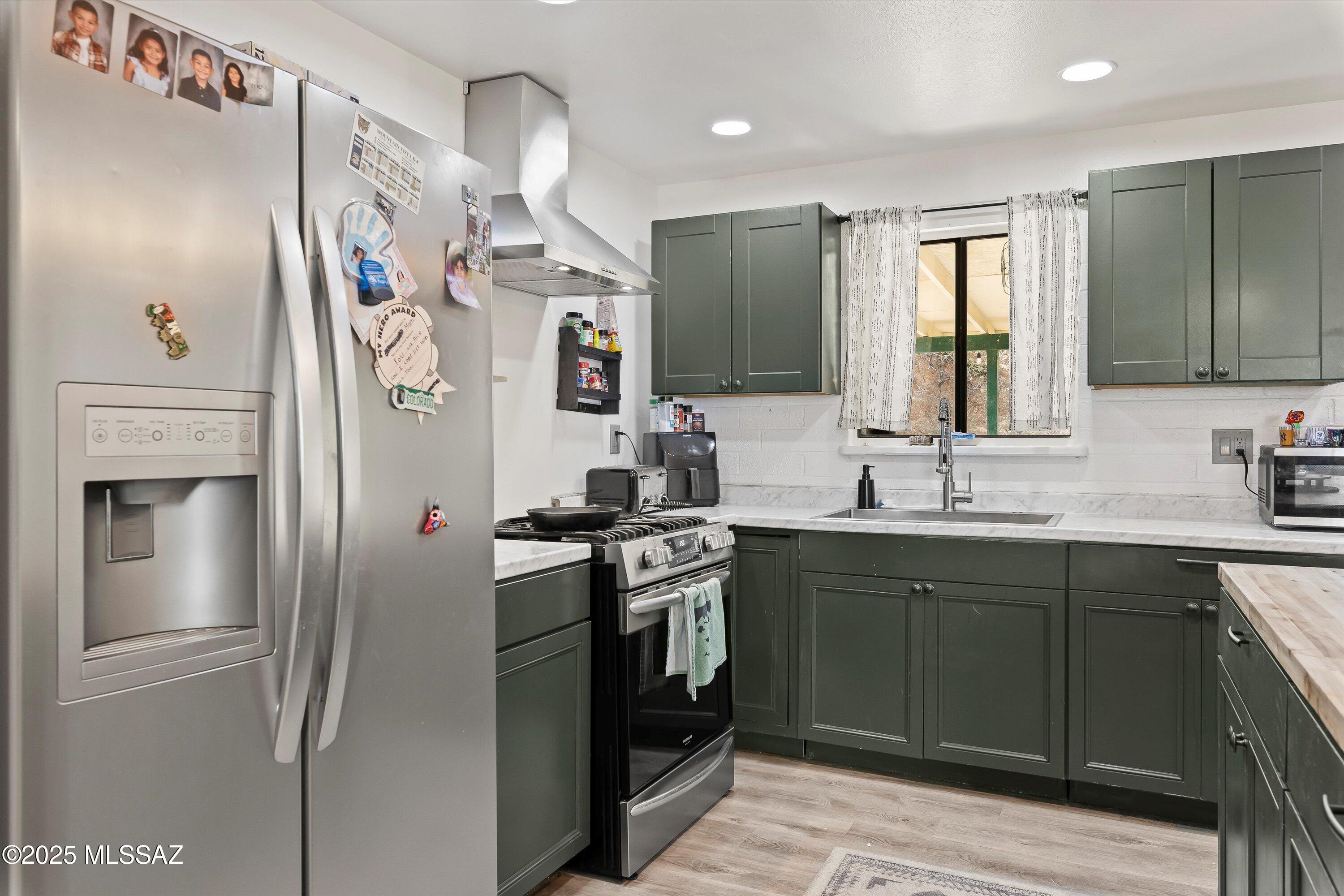Los Robles Estates - Residential